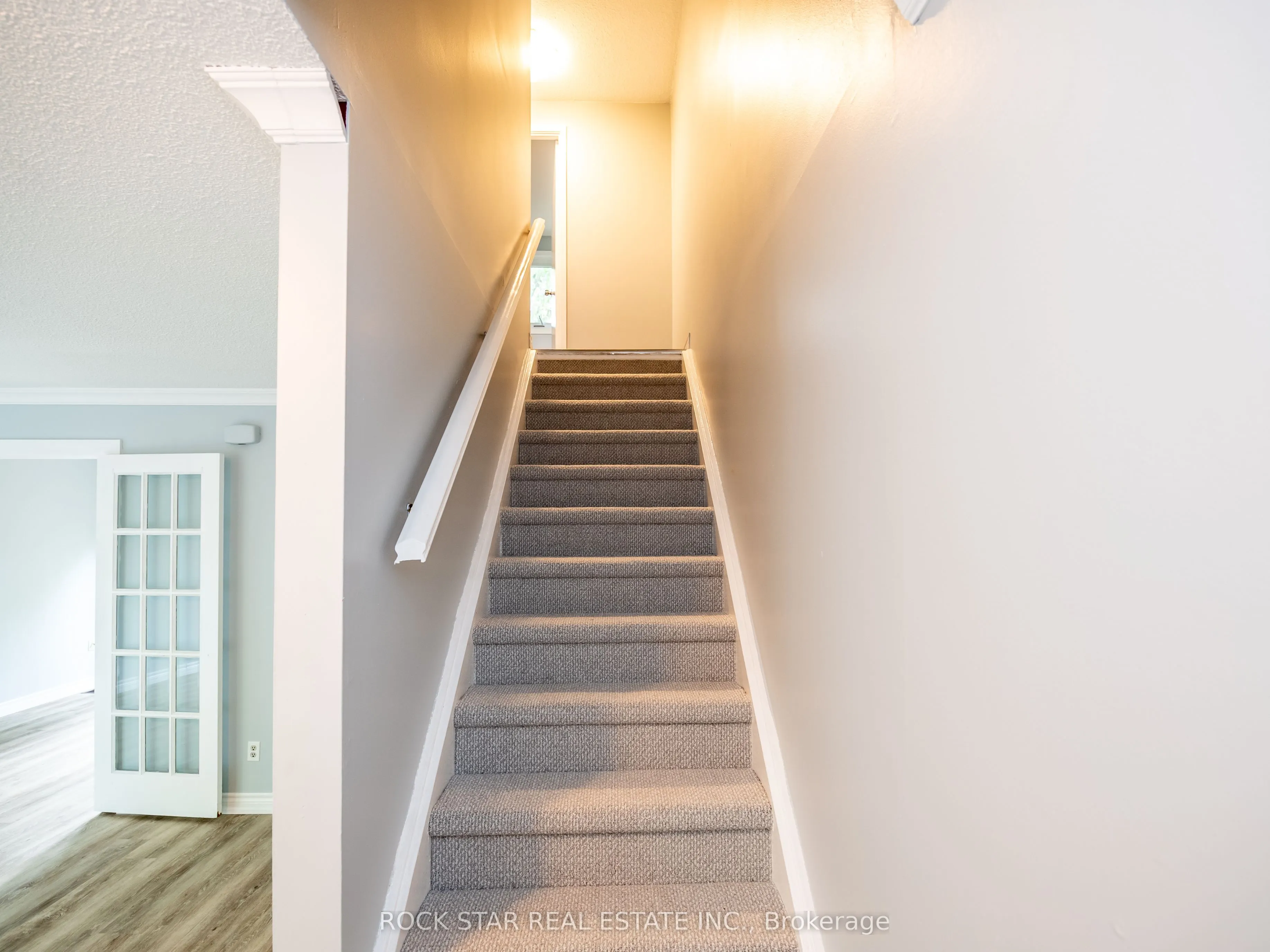 42 Oakmeadow Place