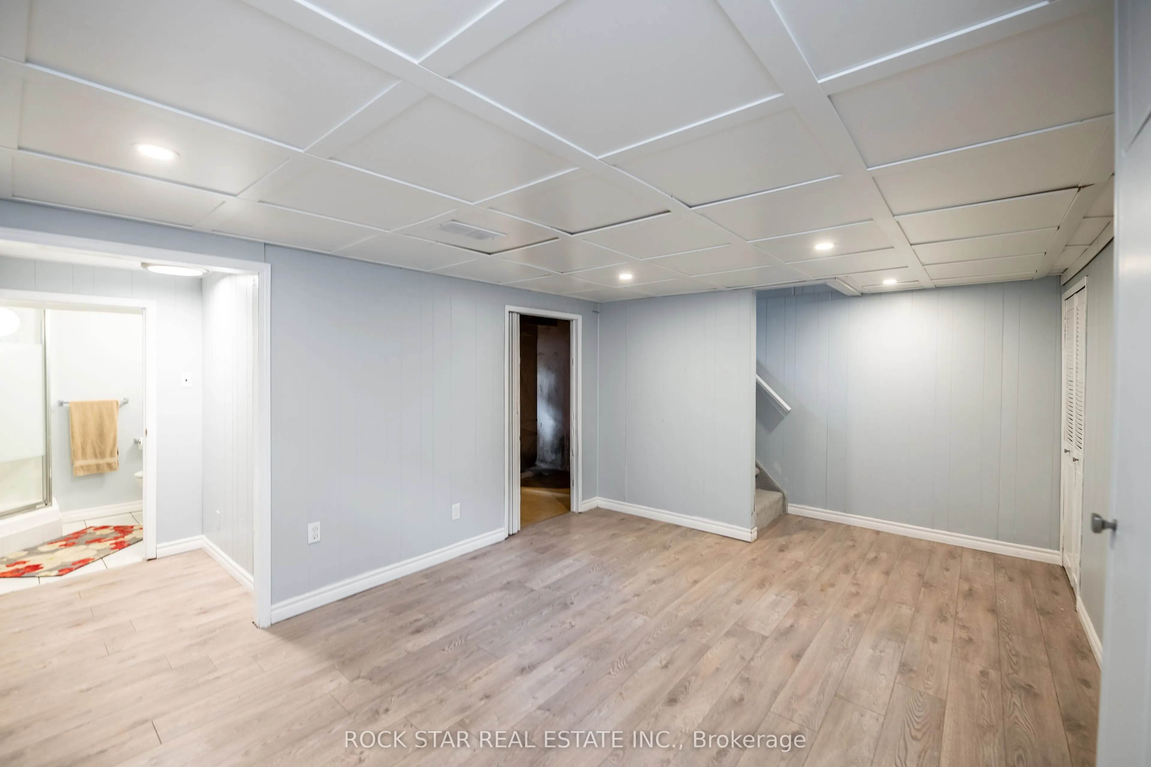 42 Oakmeadow Place
