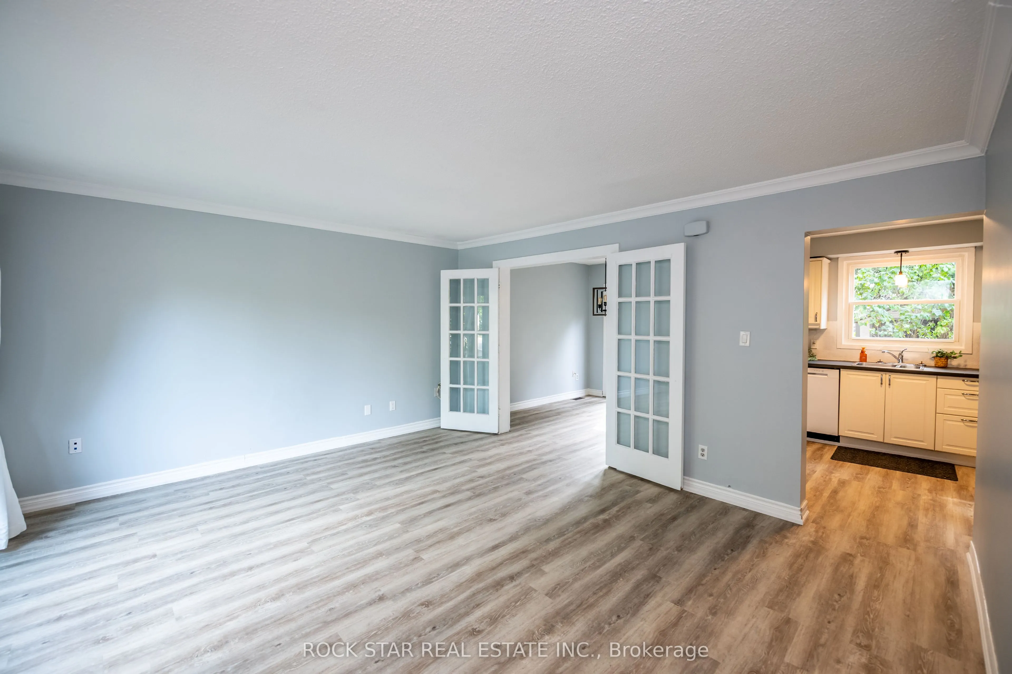 42 Oakmeadow Place