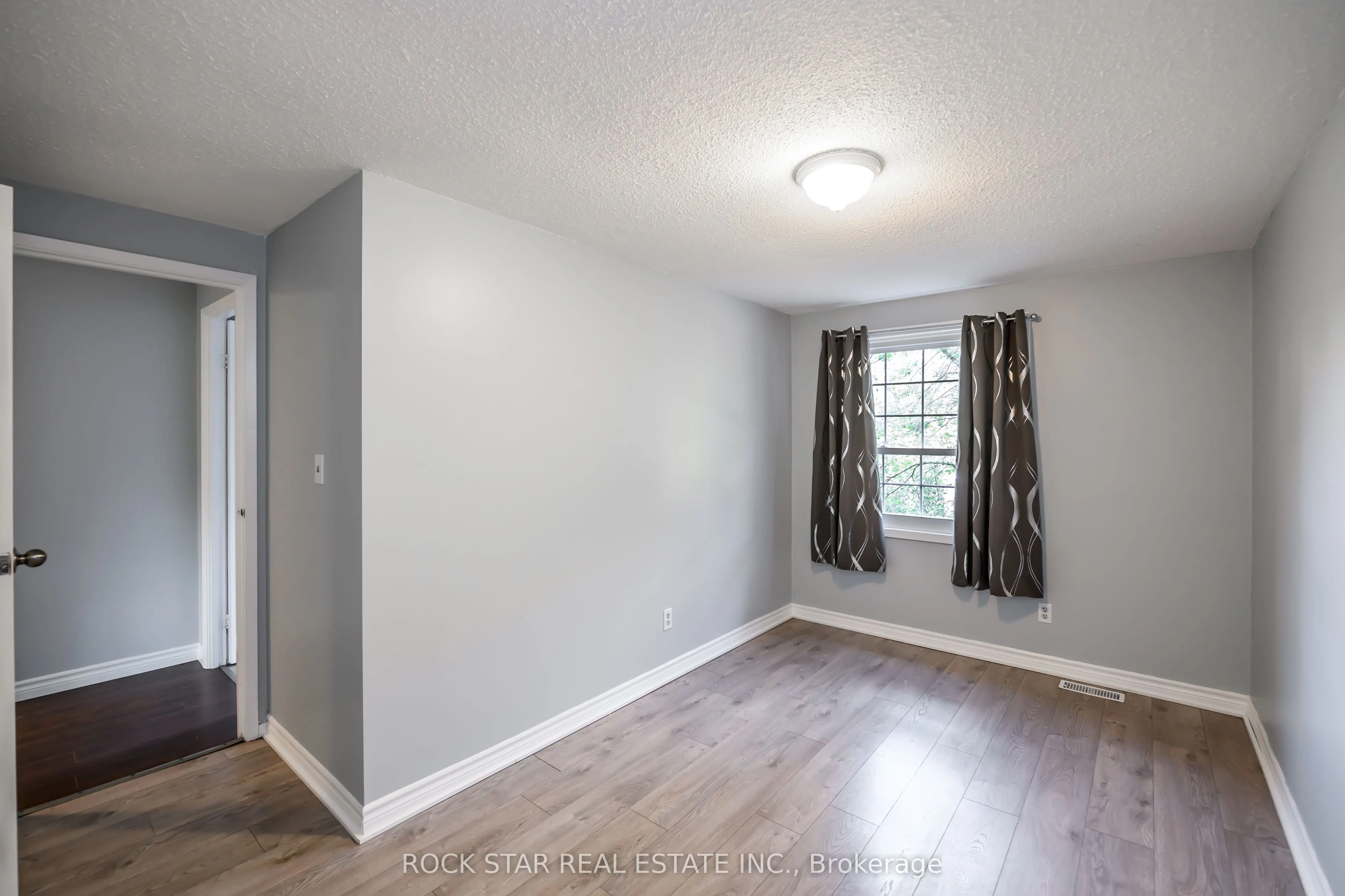 42 Oakmeadow Place