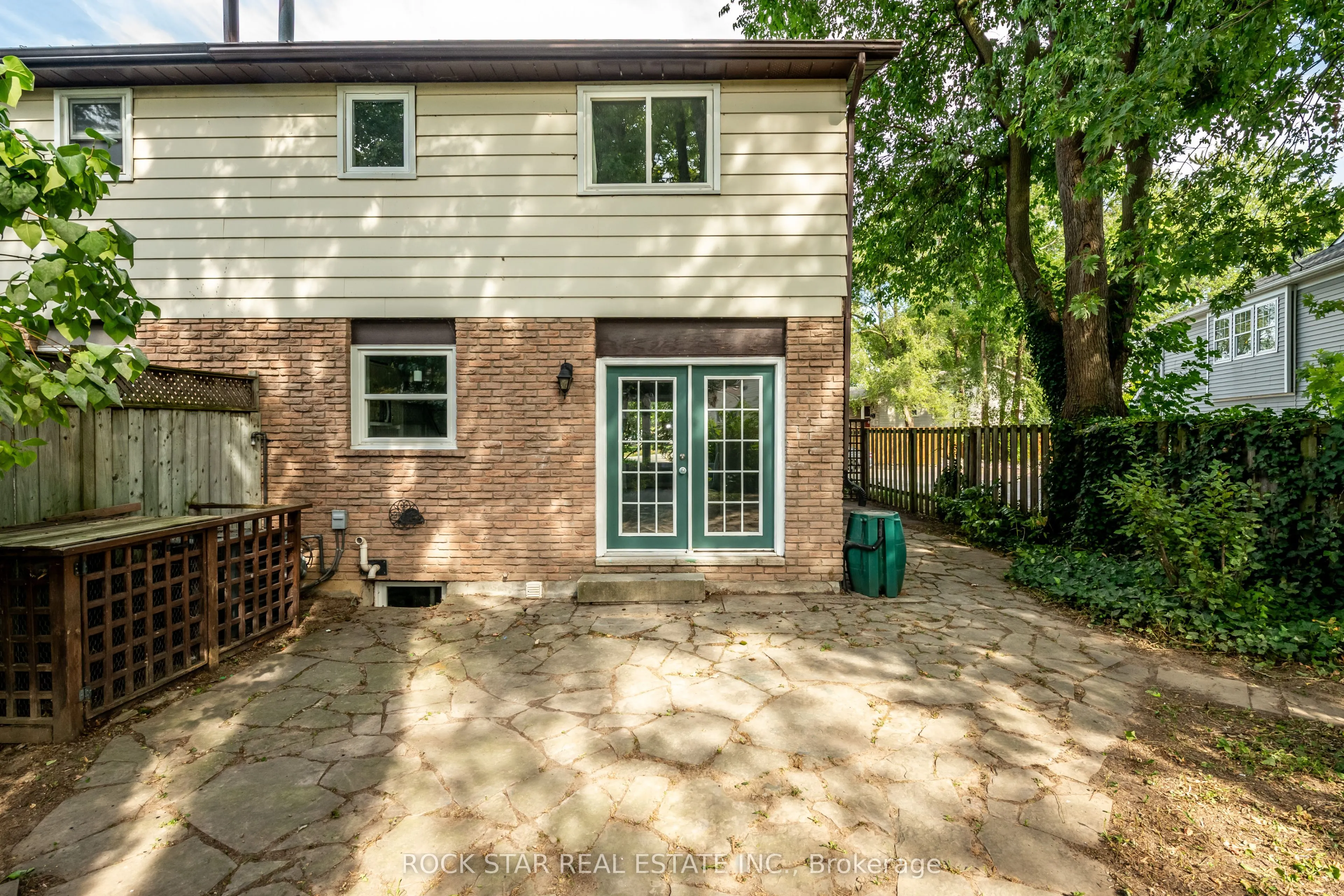 42 Oakmeadow Place
