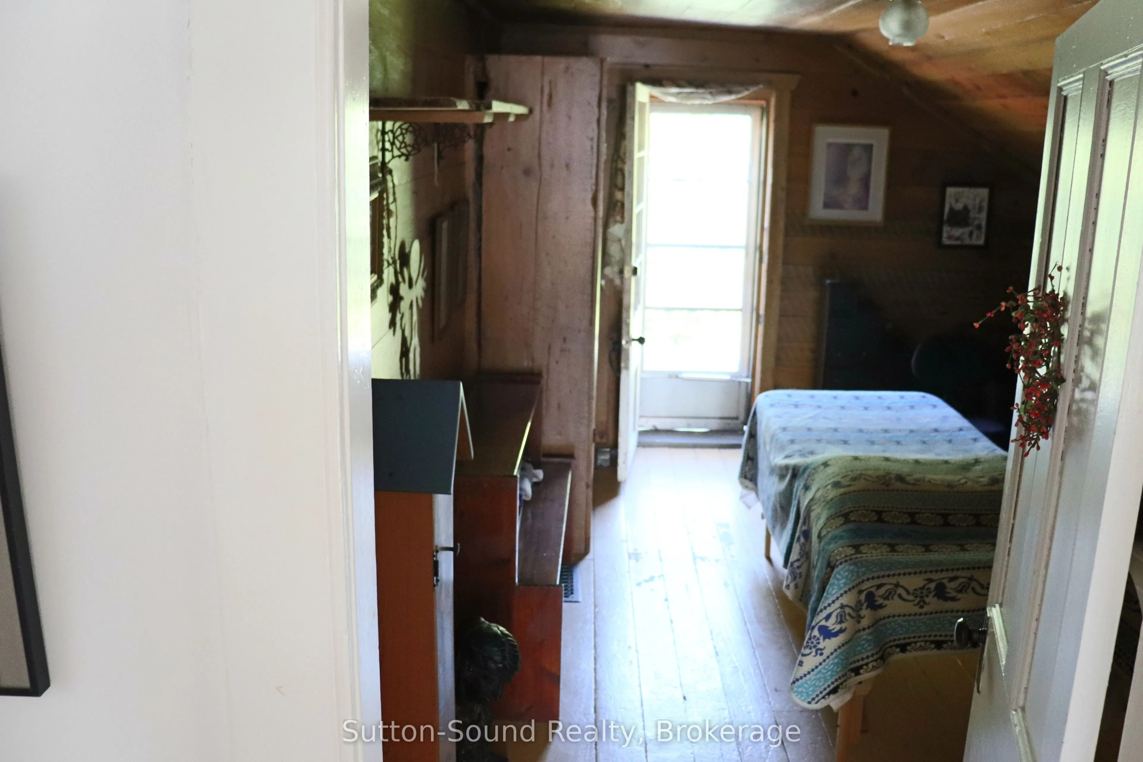 250 5th Street E