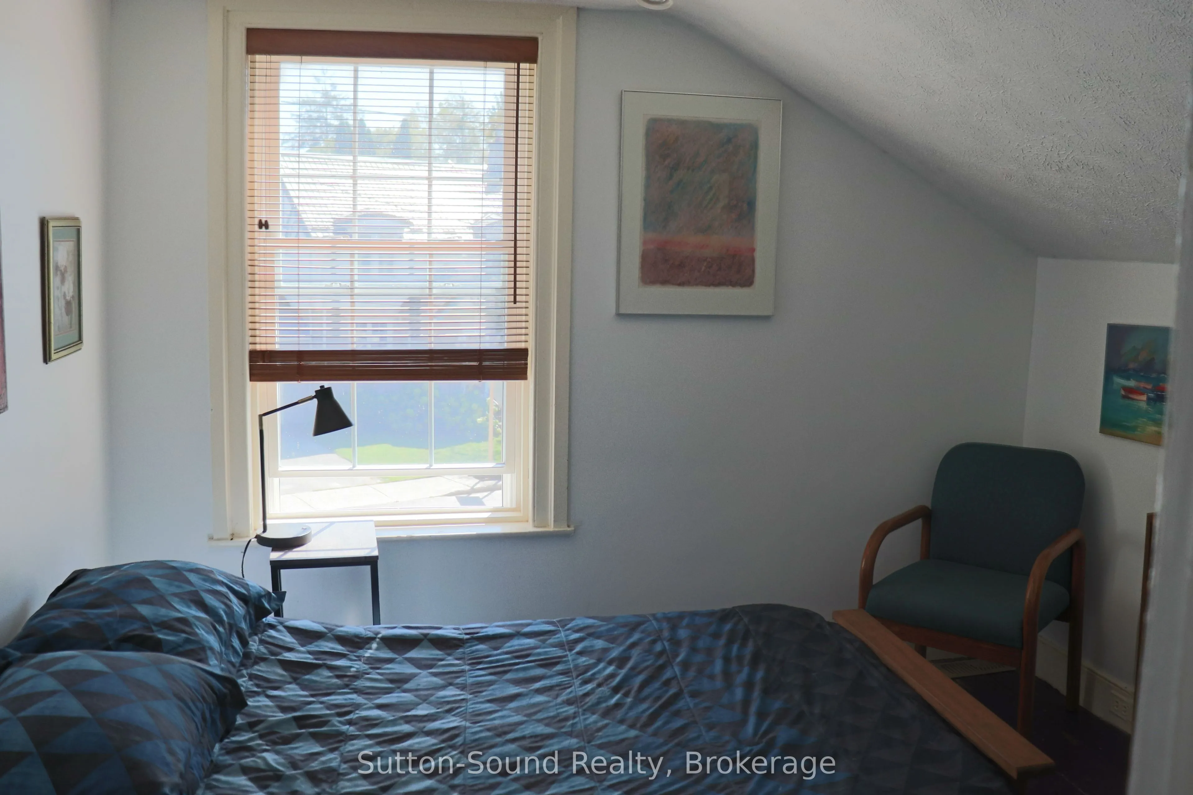 250 5th Street E