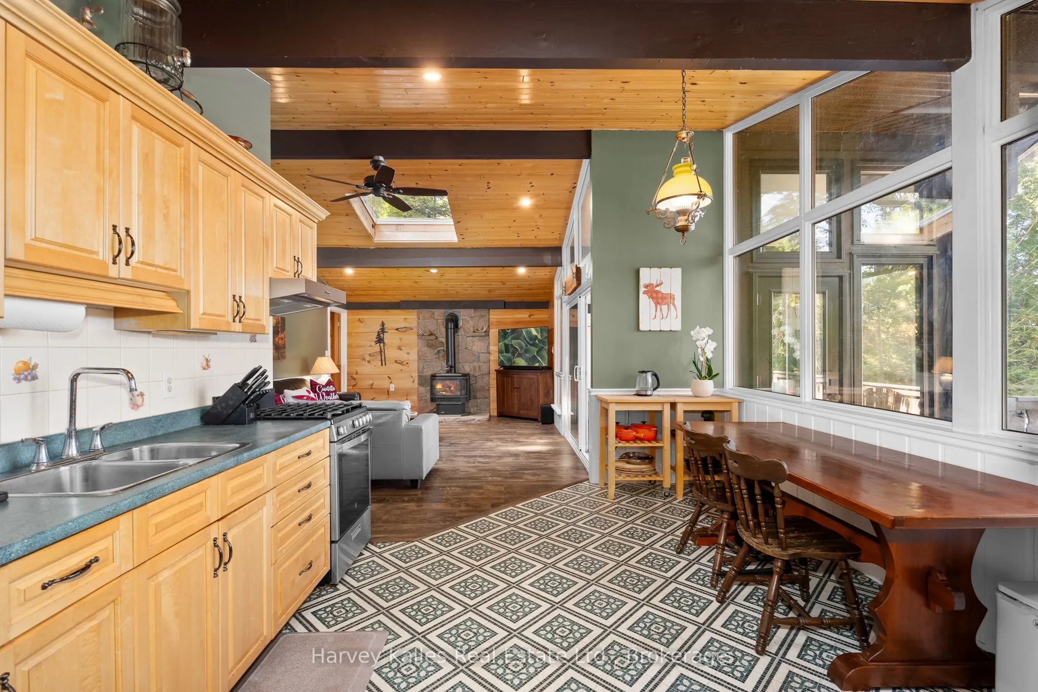 1003 Hollow Road