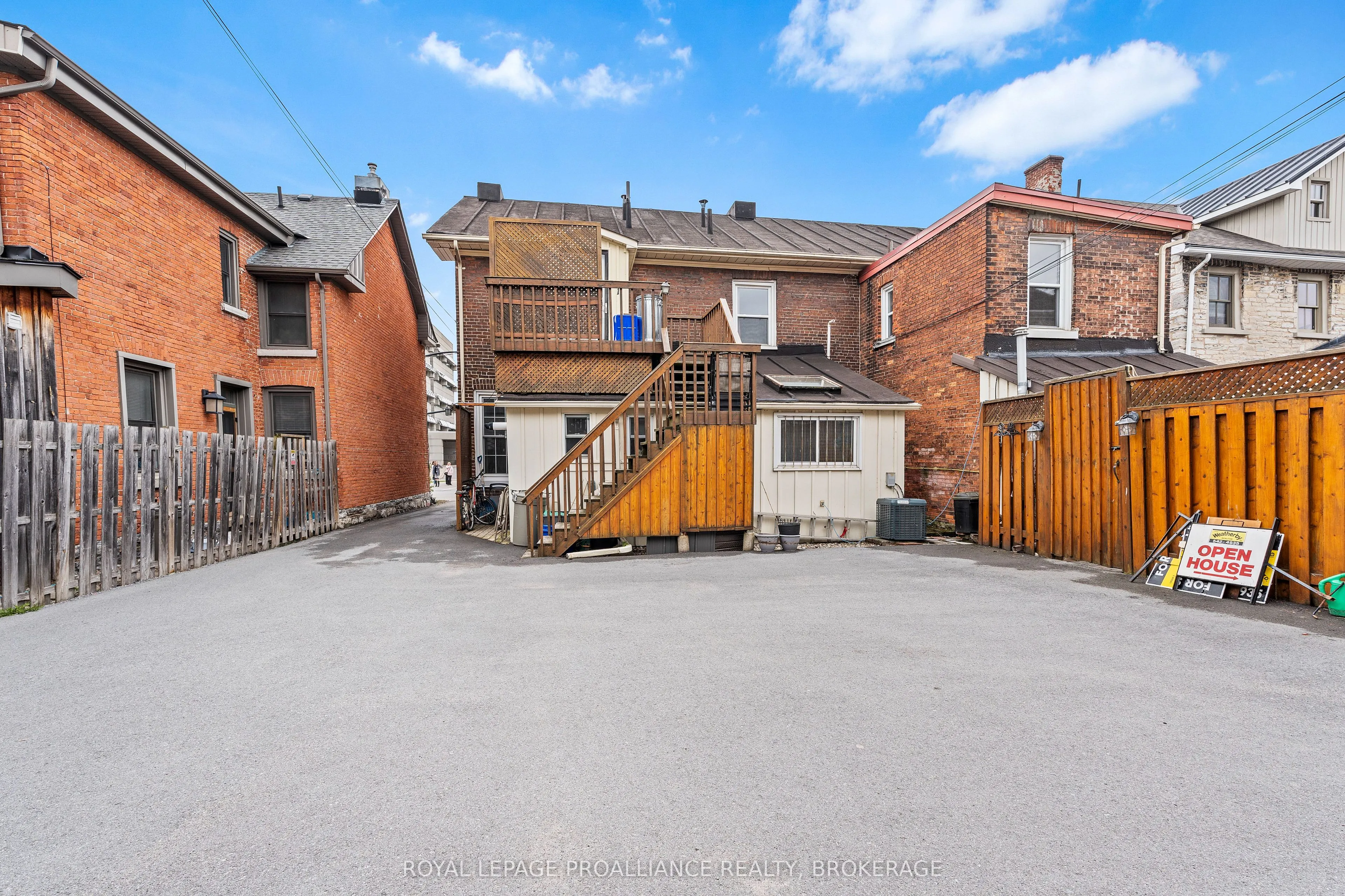 272 Wellington Street