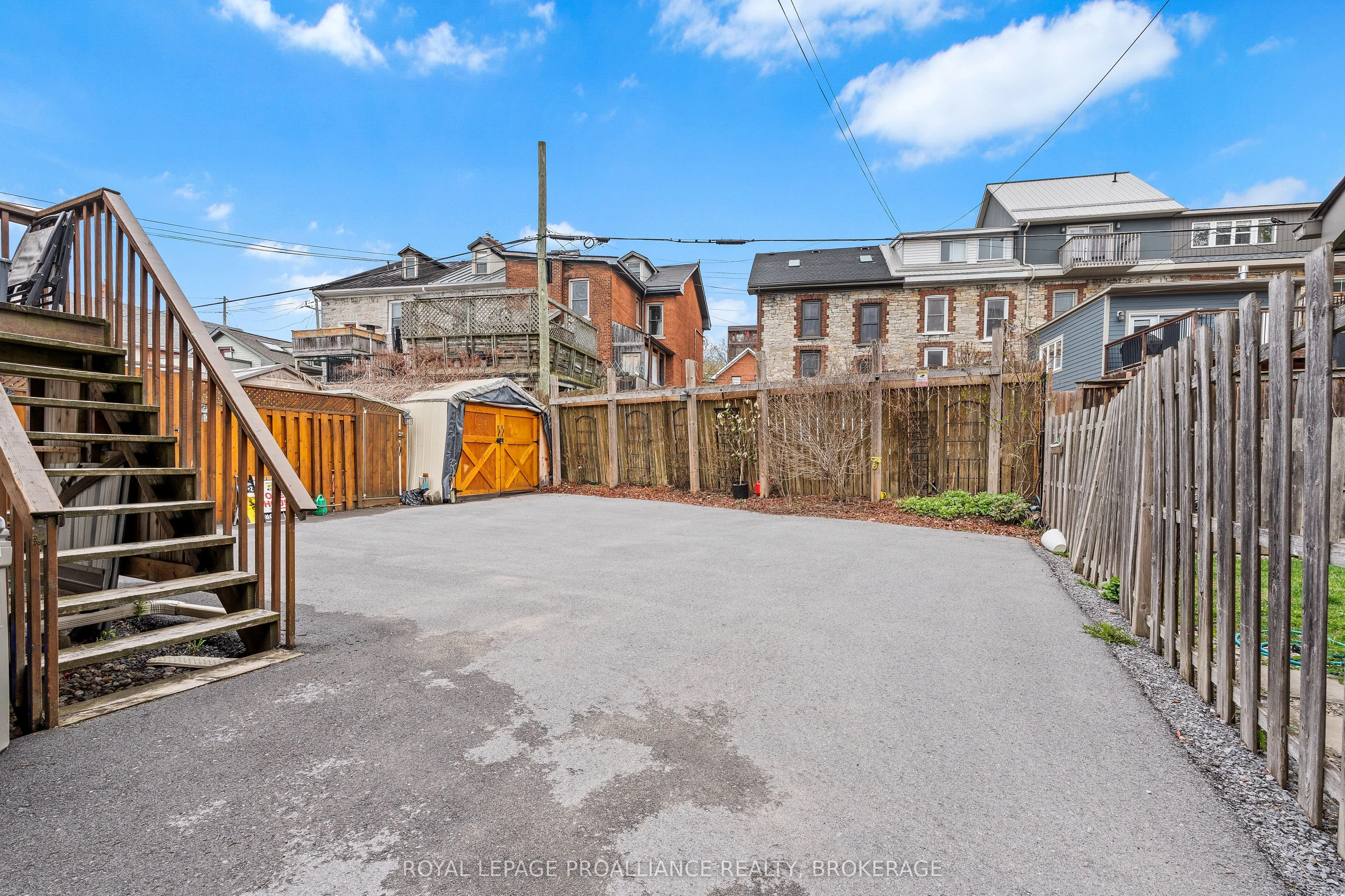 272 Wellington Street