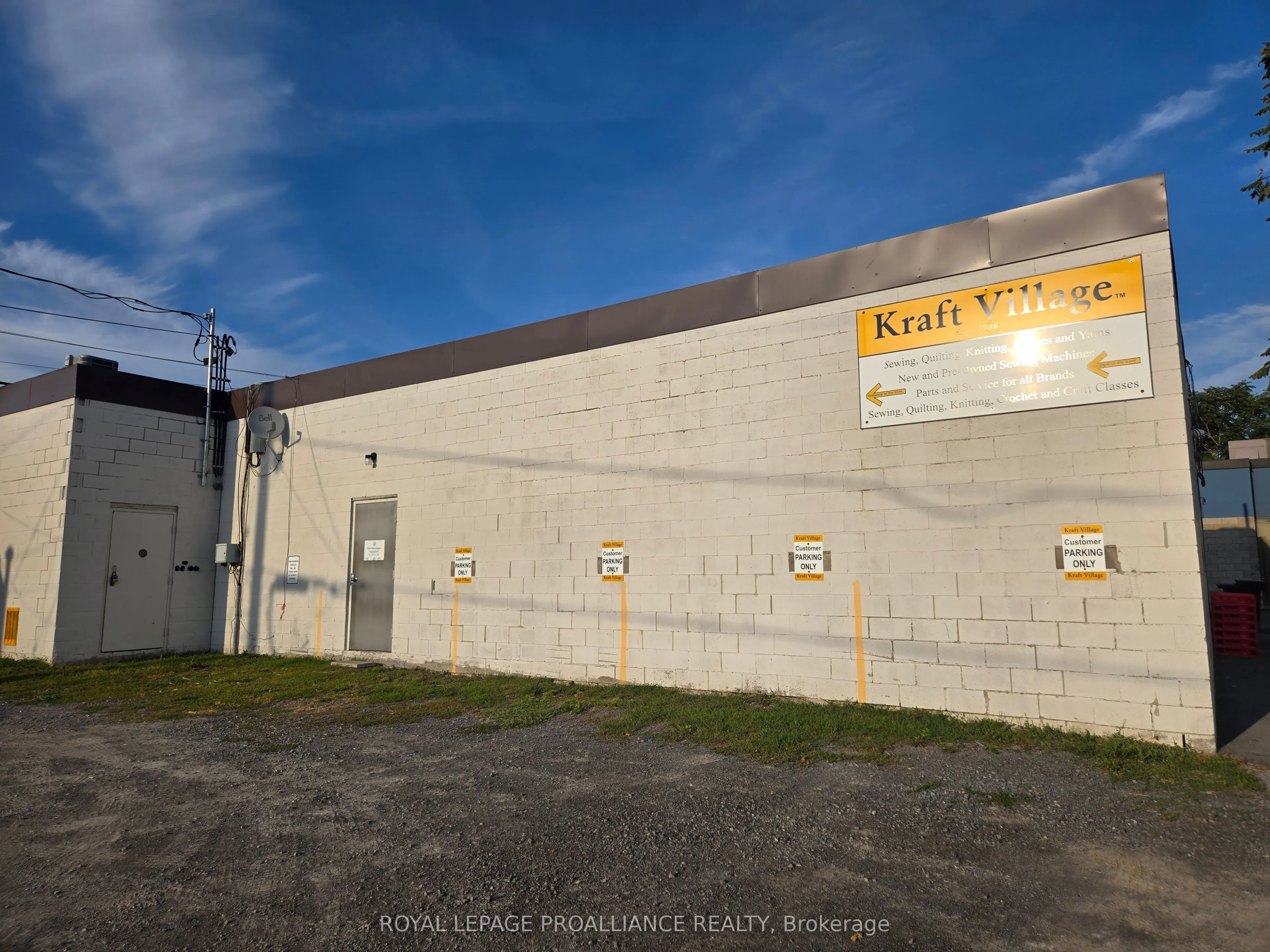 191 Dundas Street E, #2