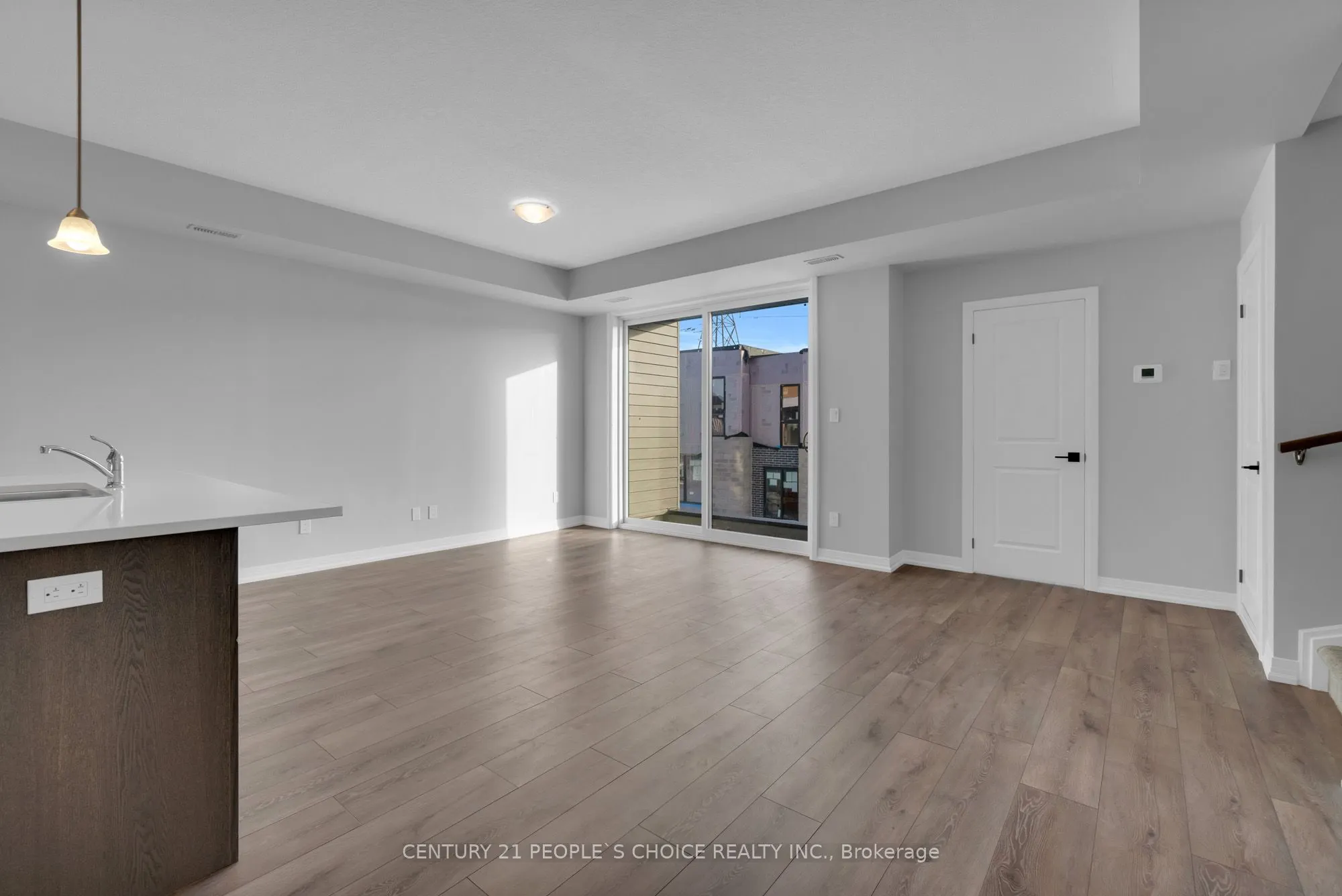 261 Woodbine Avenue, #76