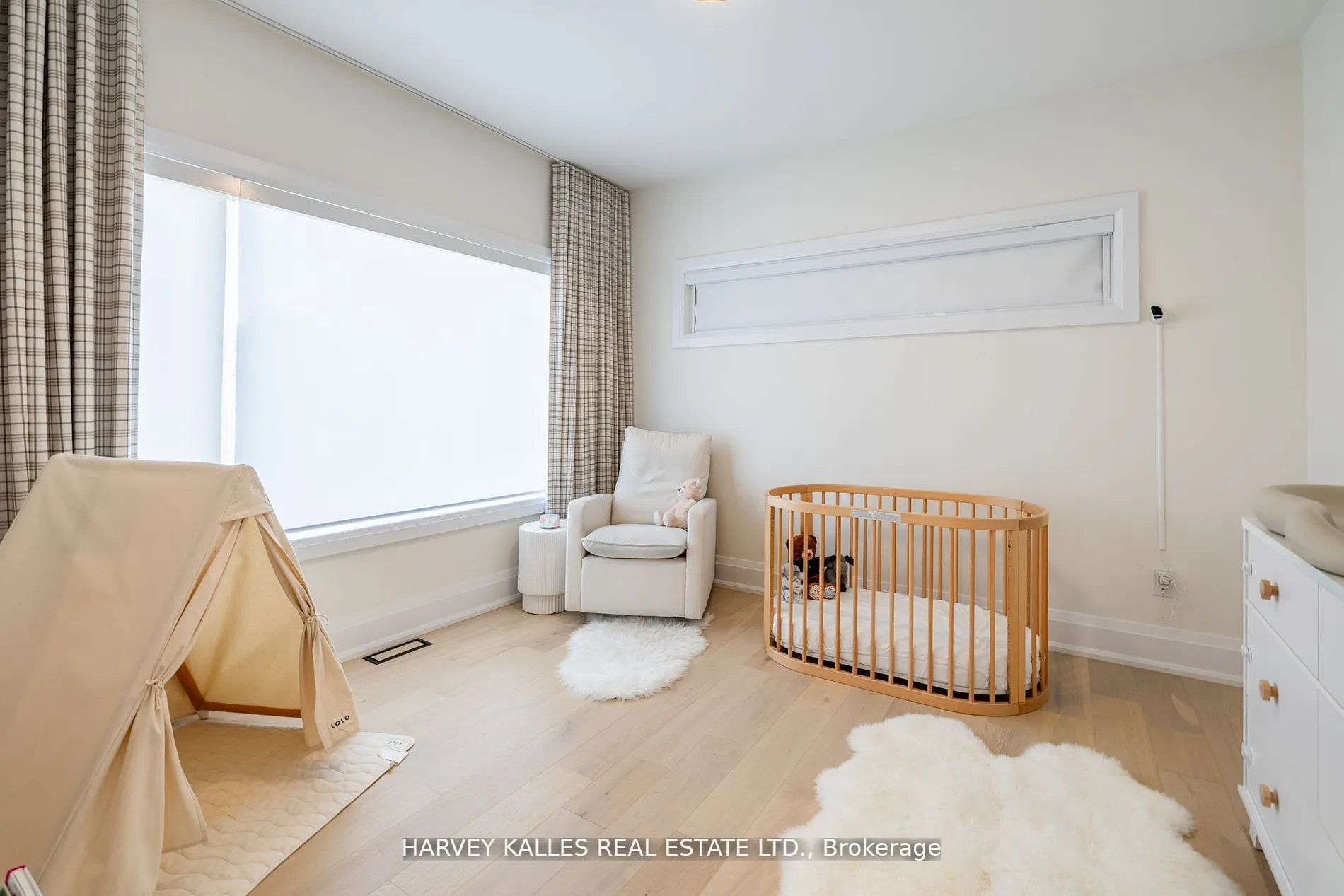 121 Fiddlers Green Road, #1