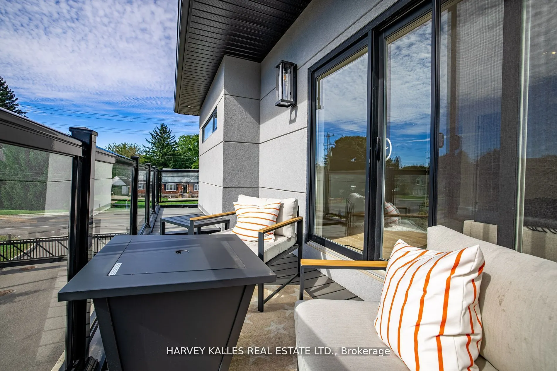 121 Fiddlers Green Road, #1