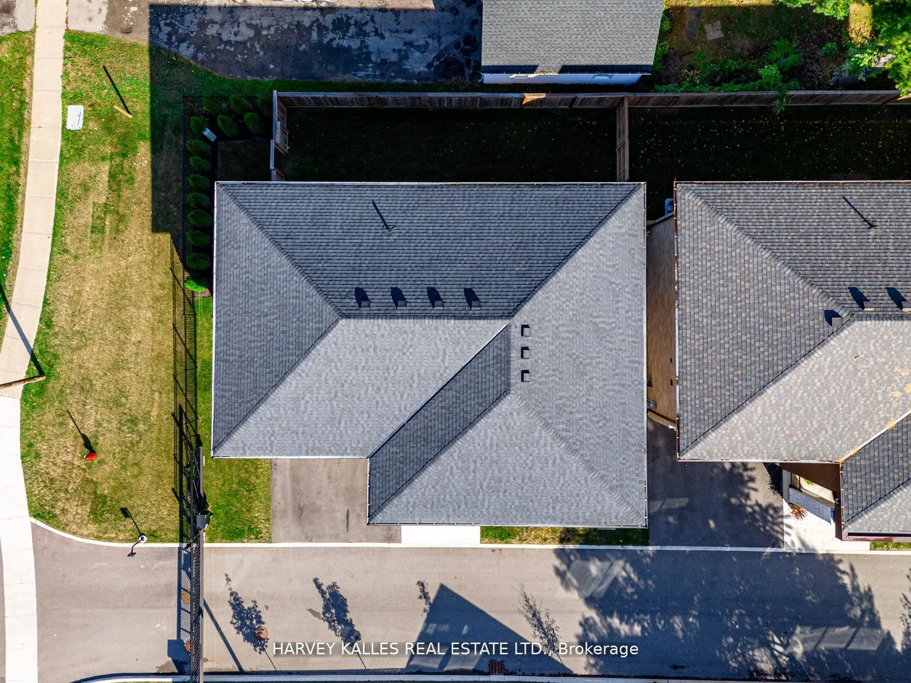 121 Fiddlers Green Road, #1