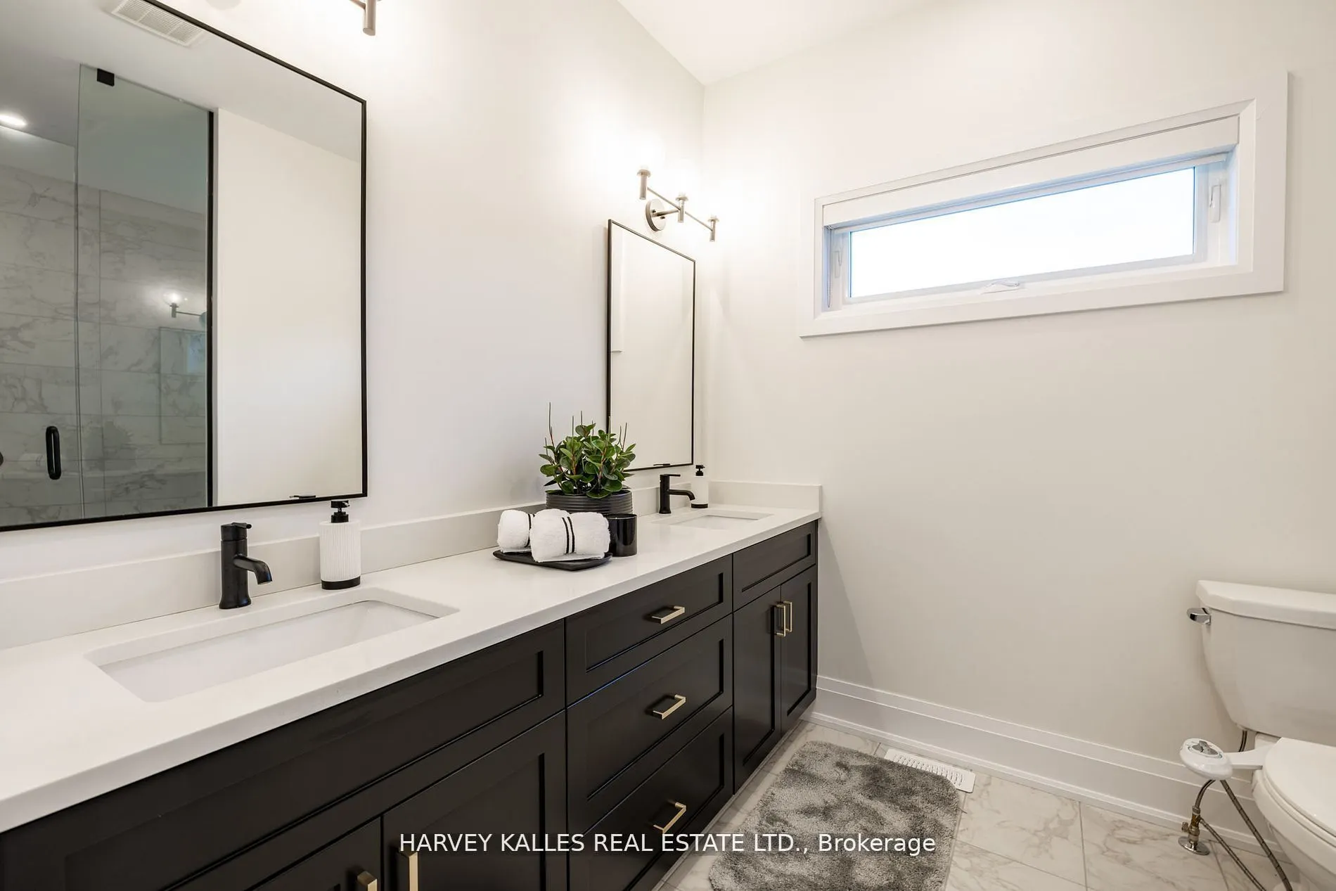 121 Fiddlers Green Road, #1