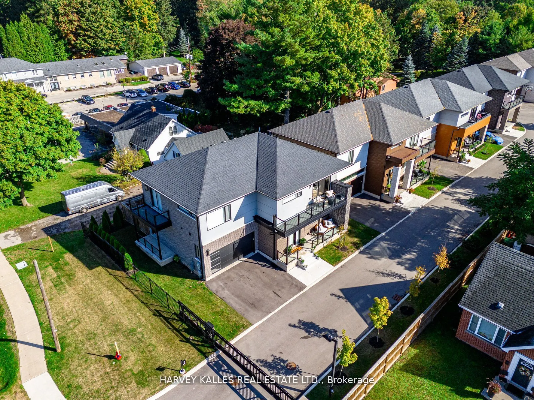 121 Fiddlers Green Road, #1