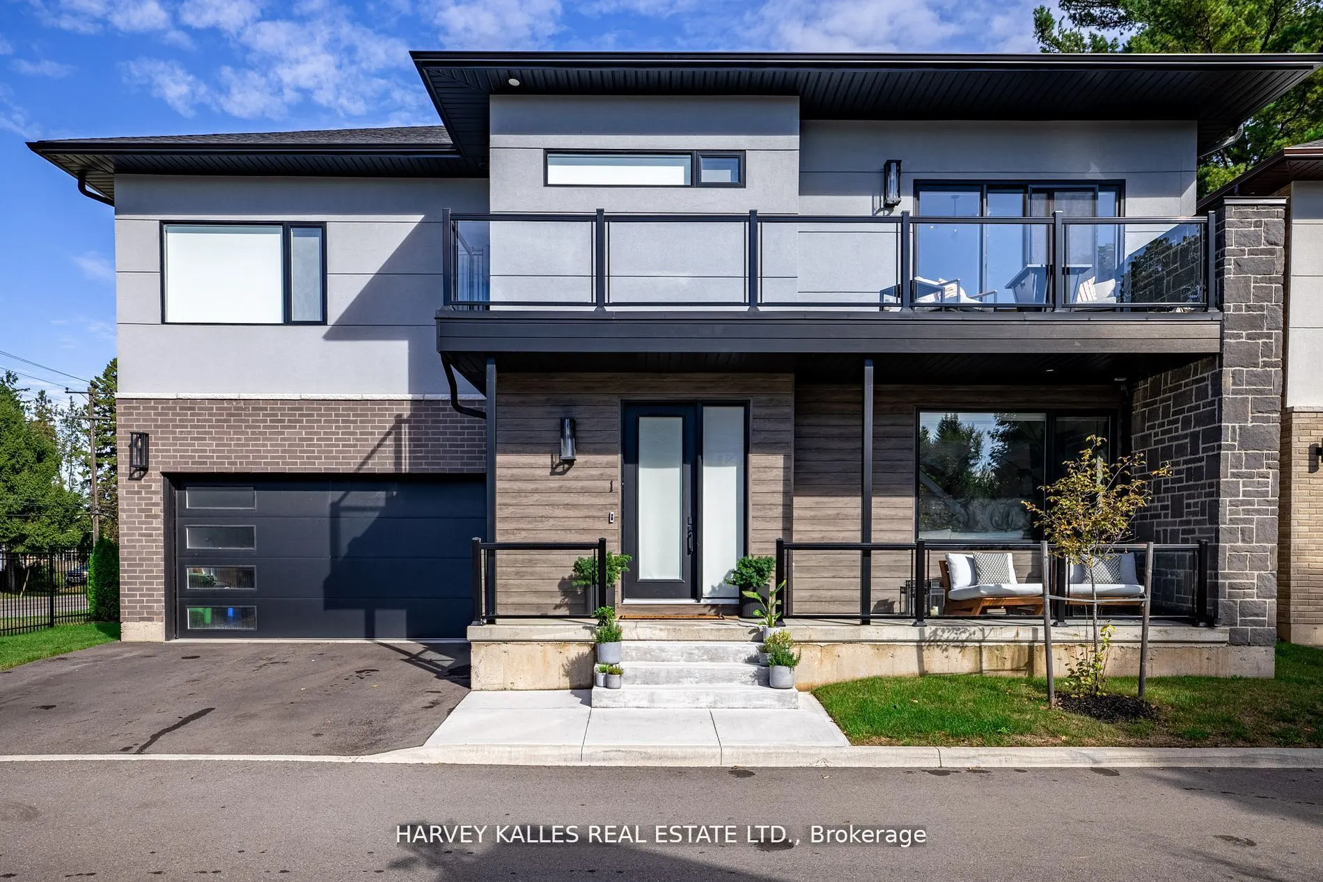 121 Fiddlers Green Road, #1