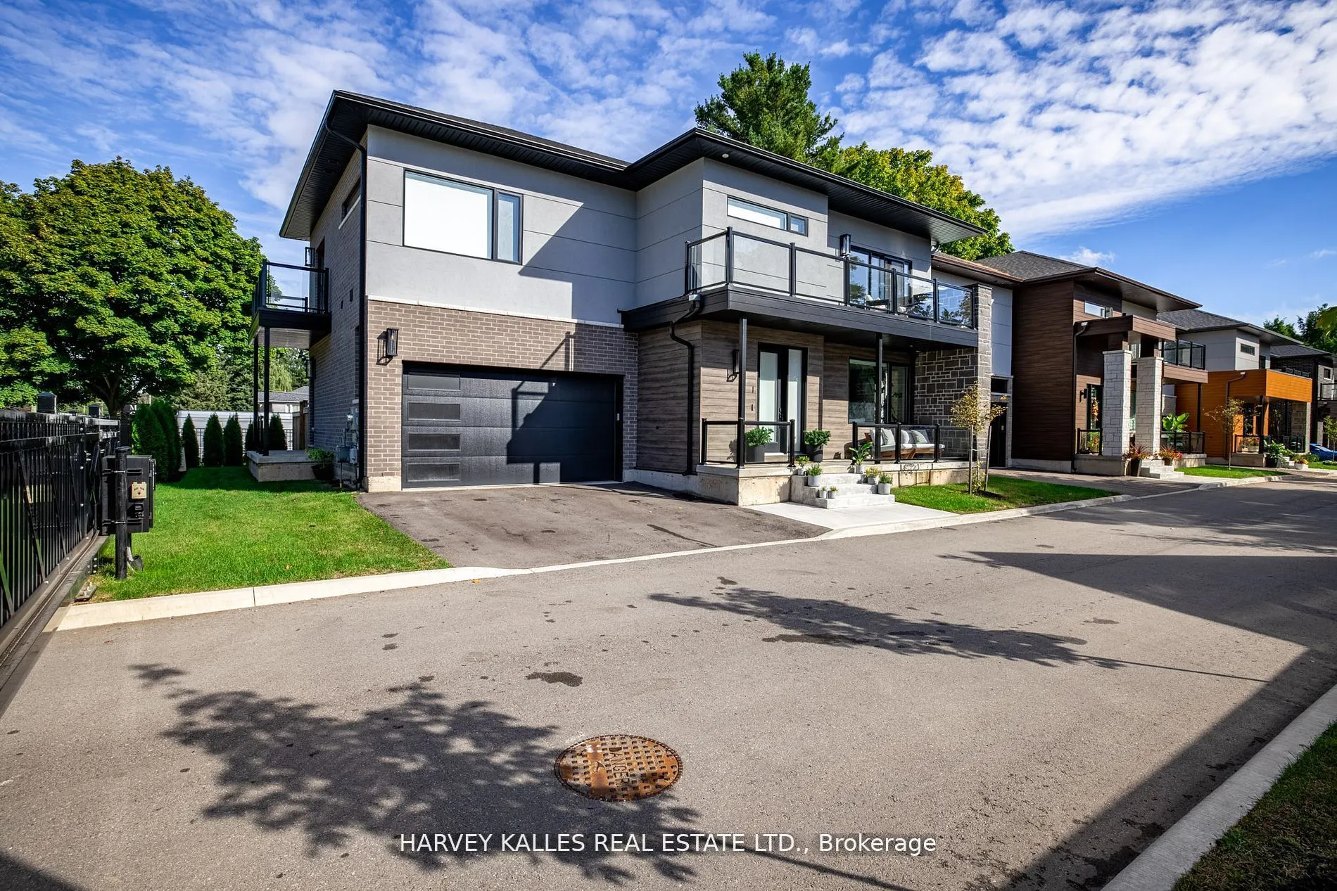 121 Fiddlers Green Road, #1