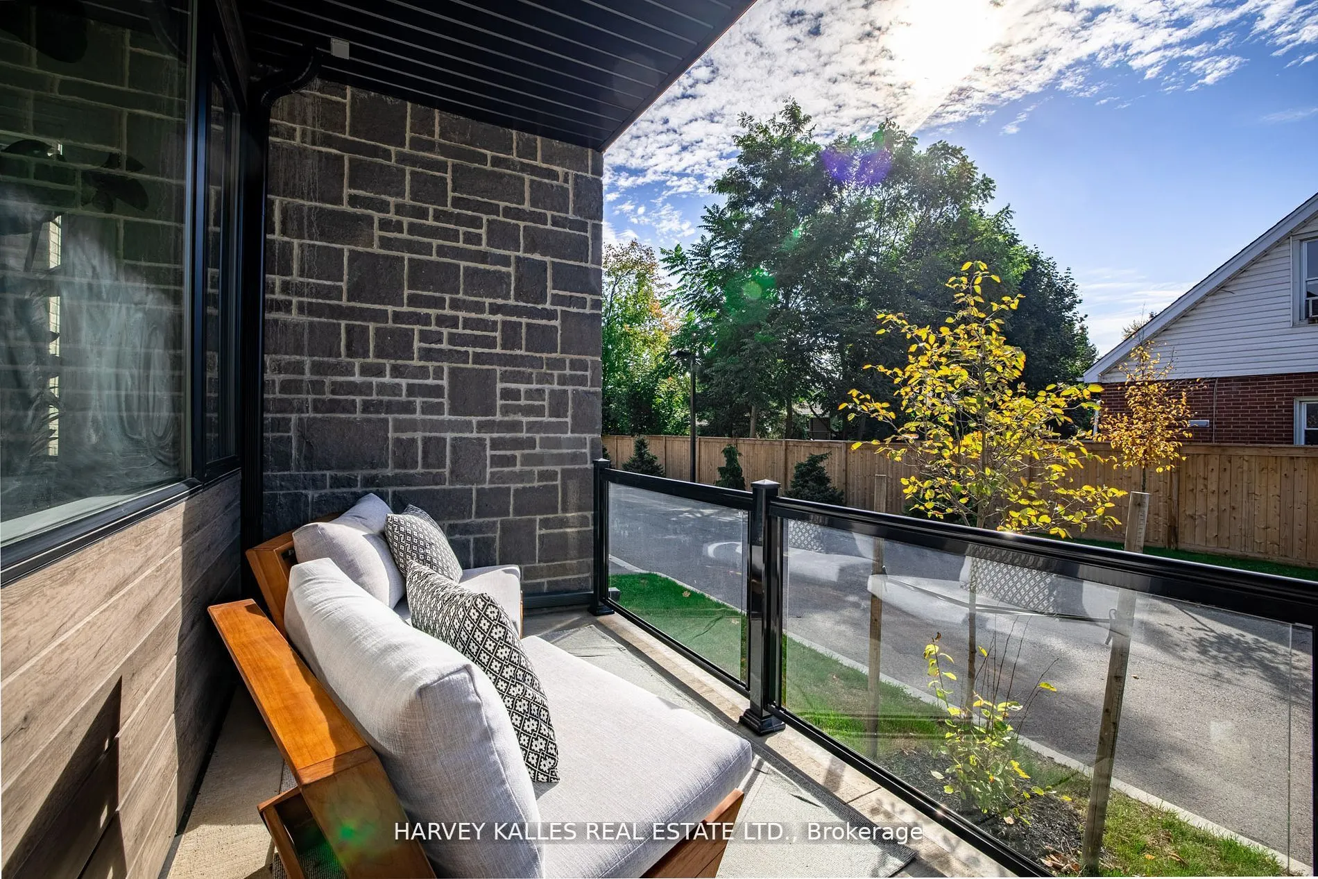 121 Fiddlers Green Road, #1