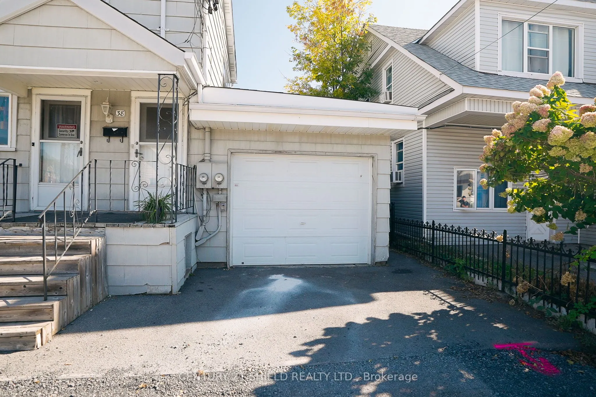 607 first Street E