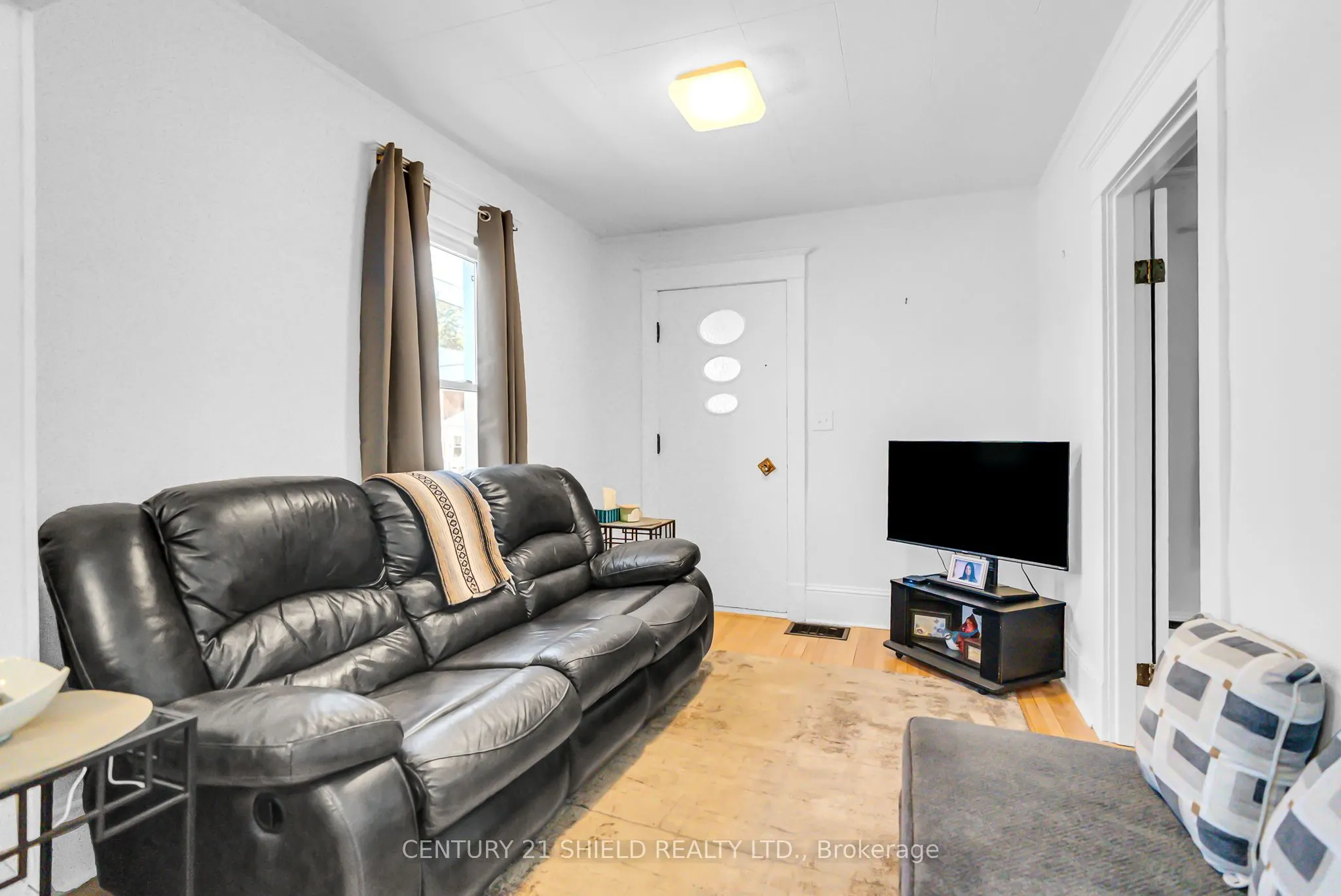 607 first Street E