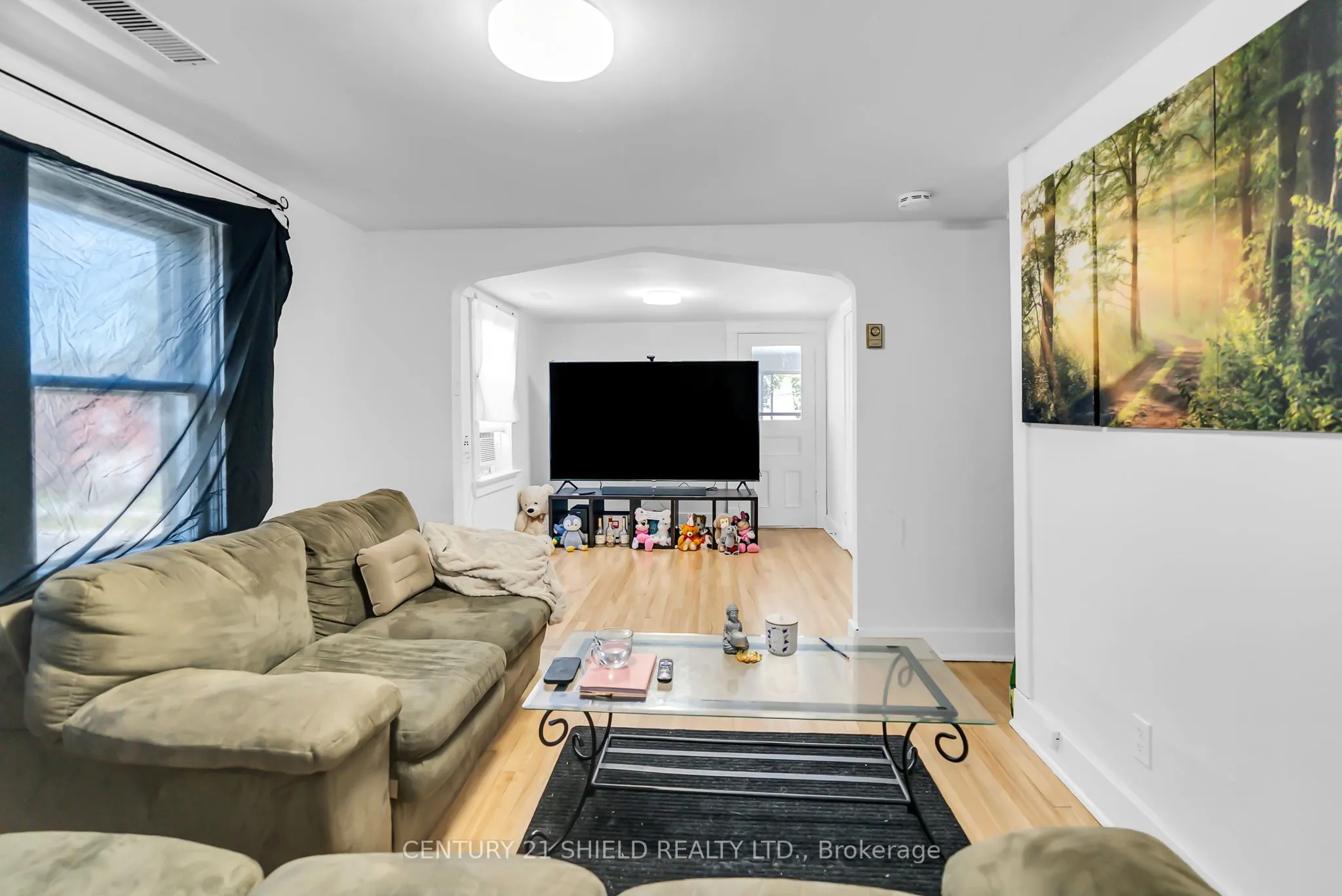 607 first Street E