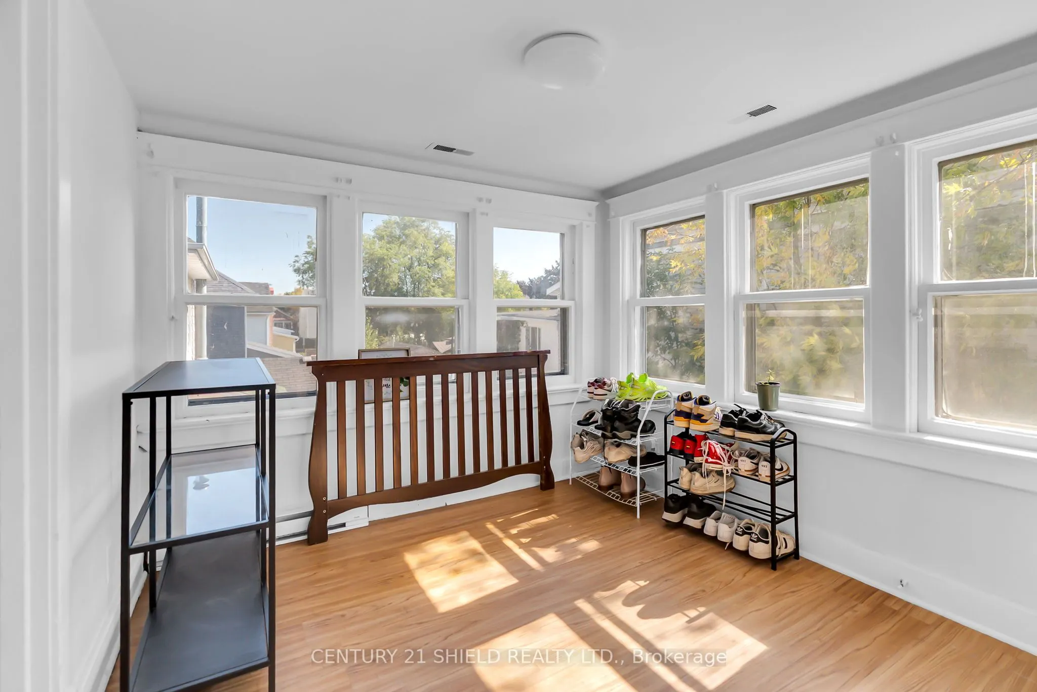 607 first Street E