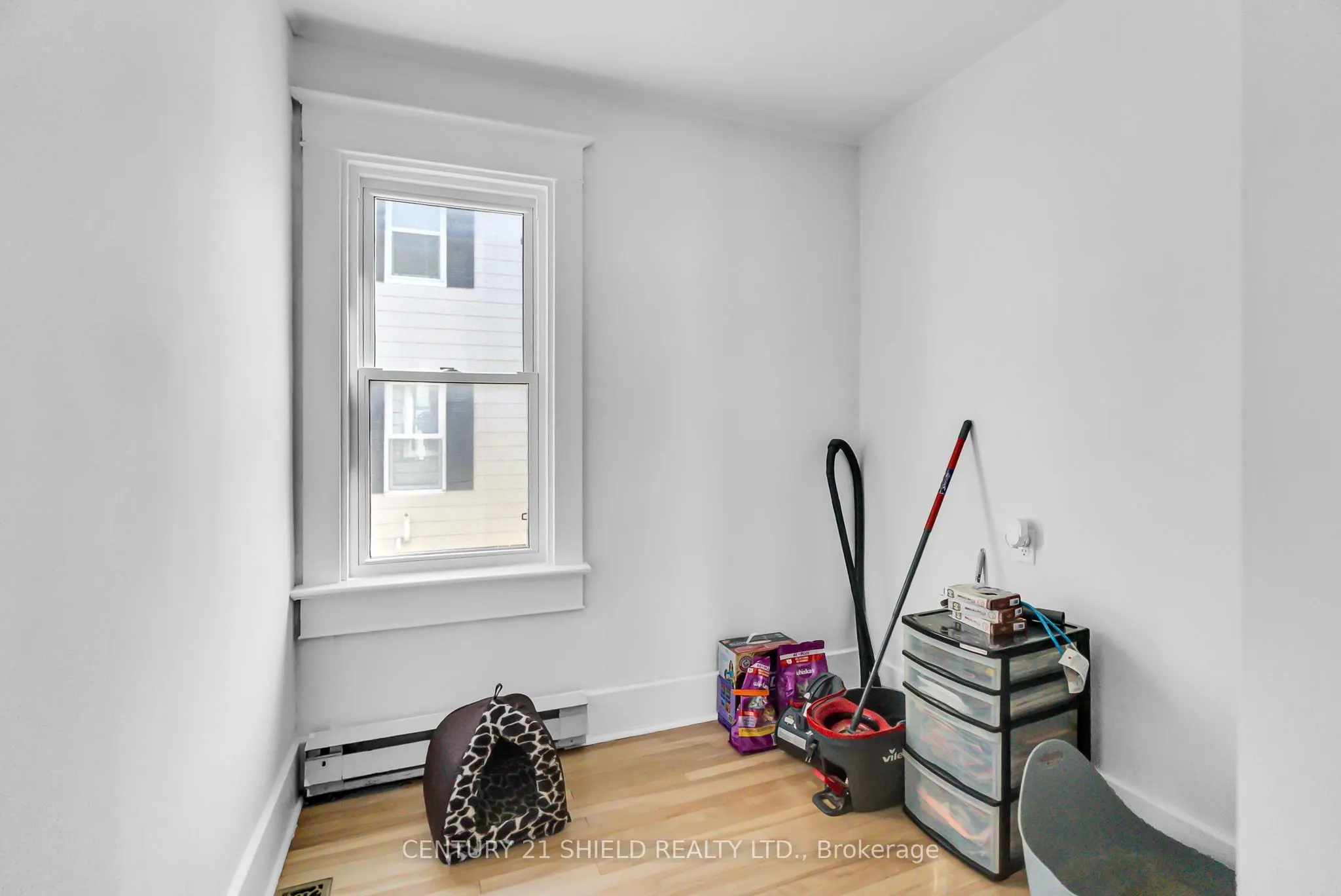 607 first Street E