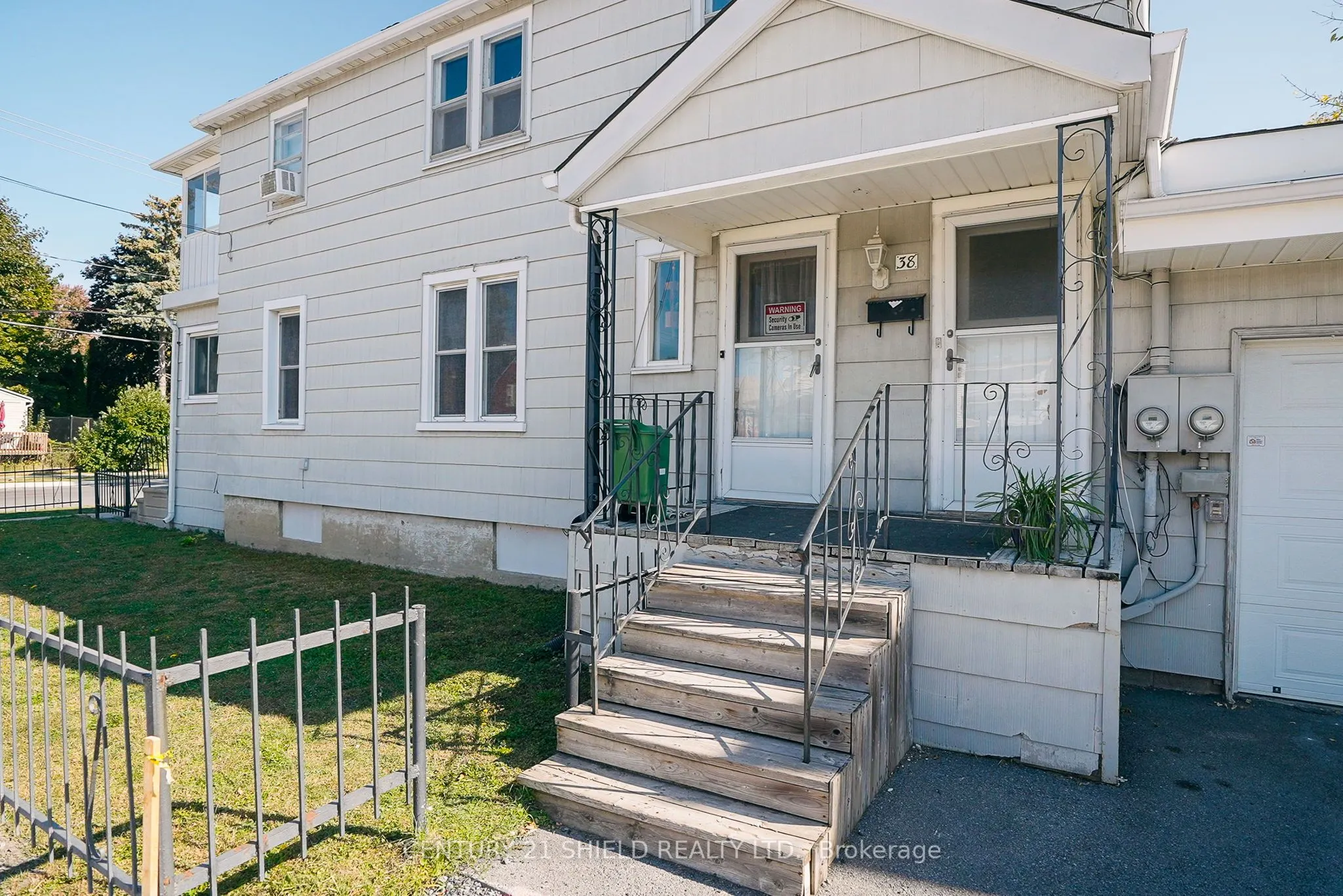 607 first Street E