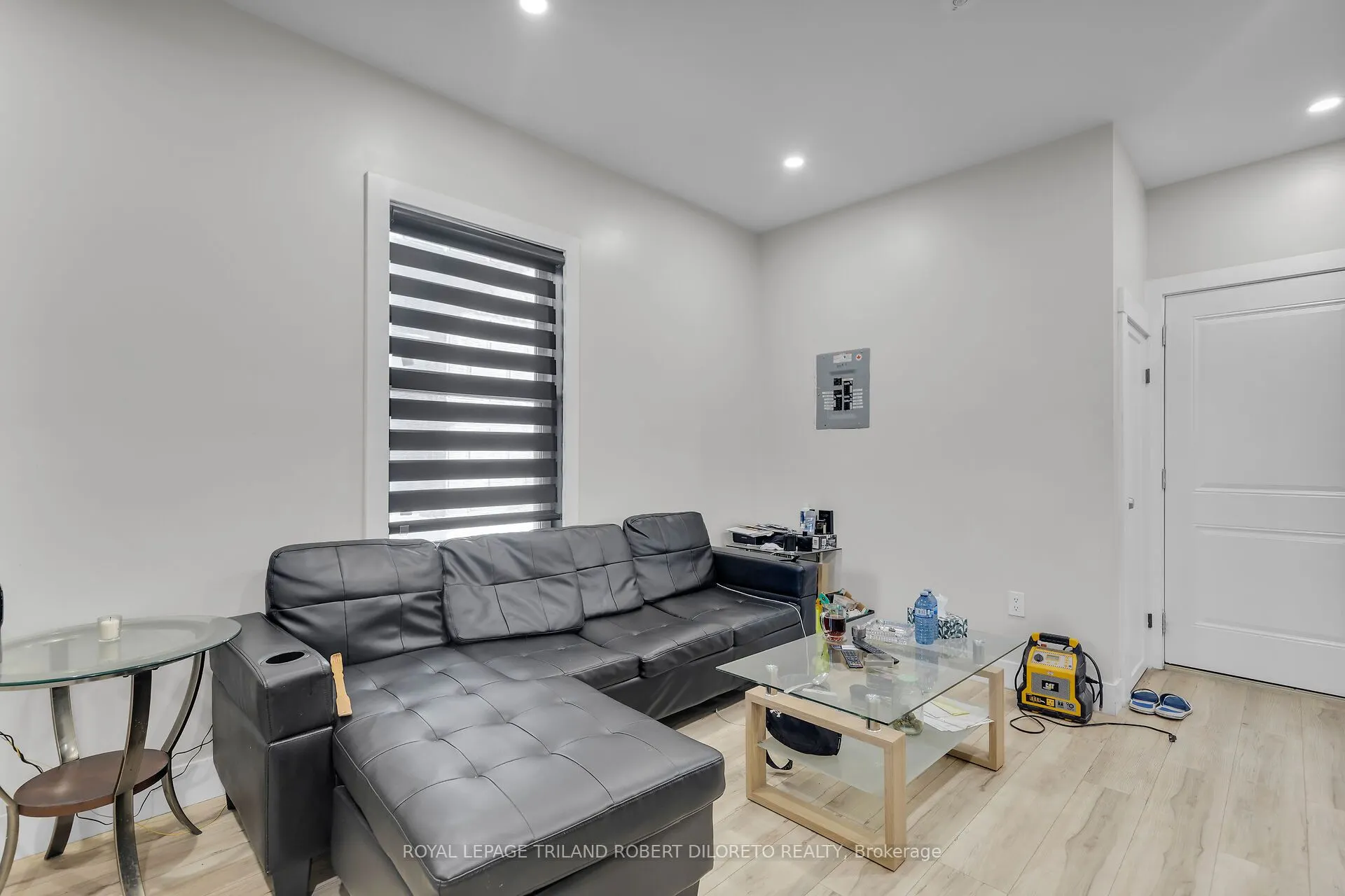 8 Bruce Street
