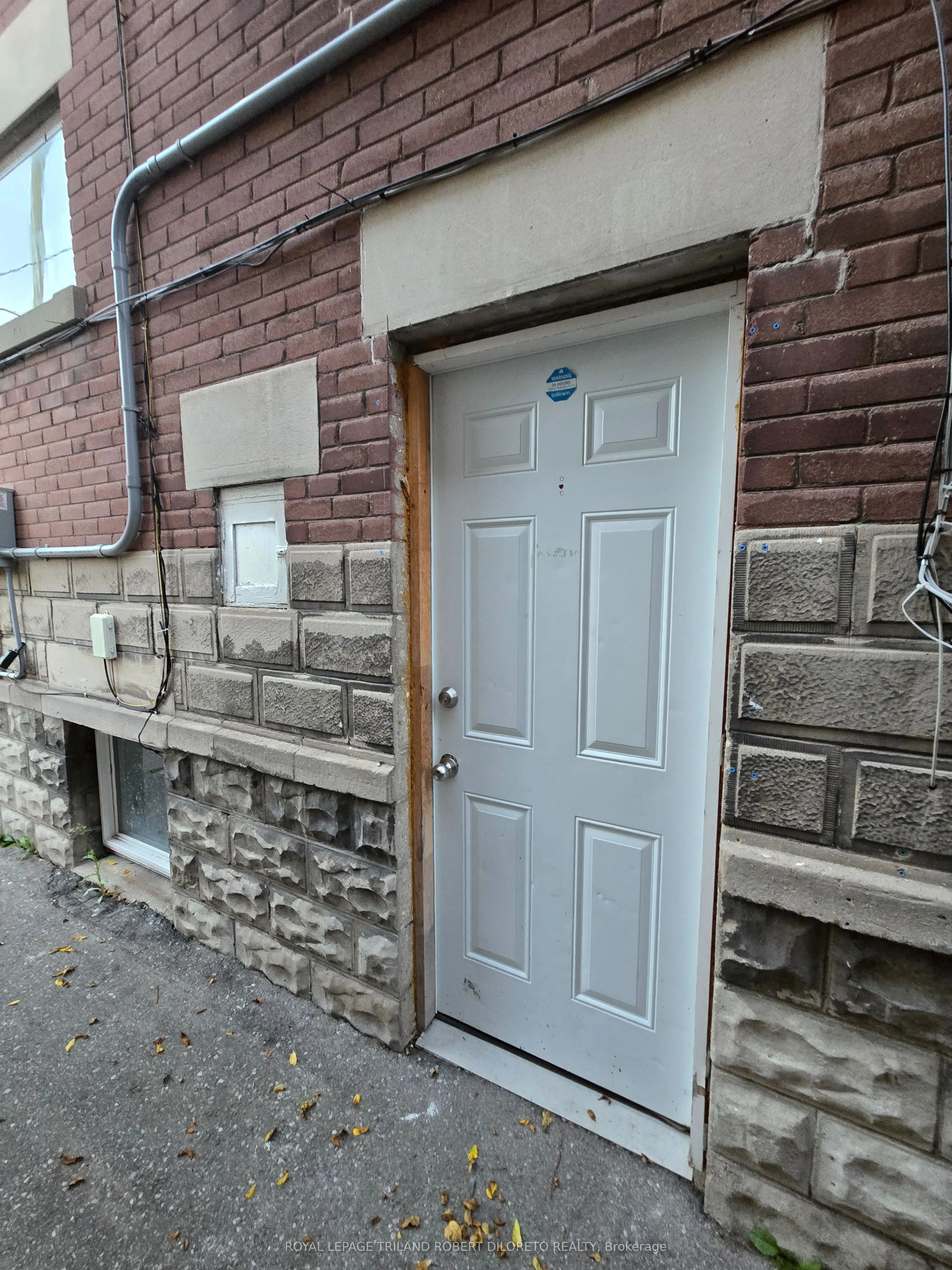 8 Bruce Street
