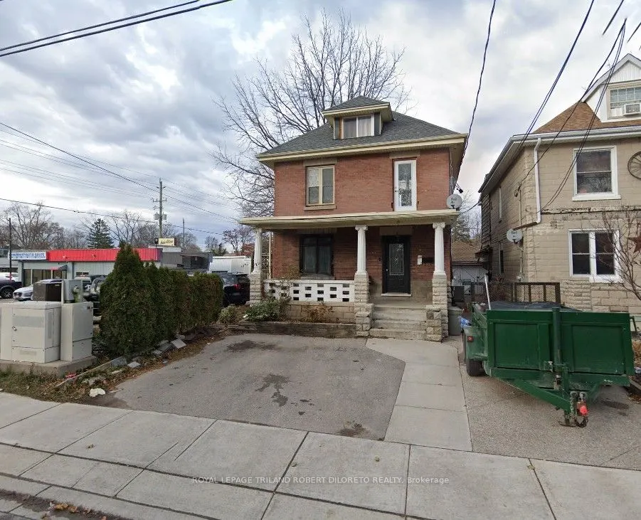 8 Bruce Street