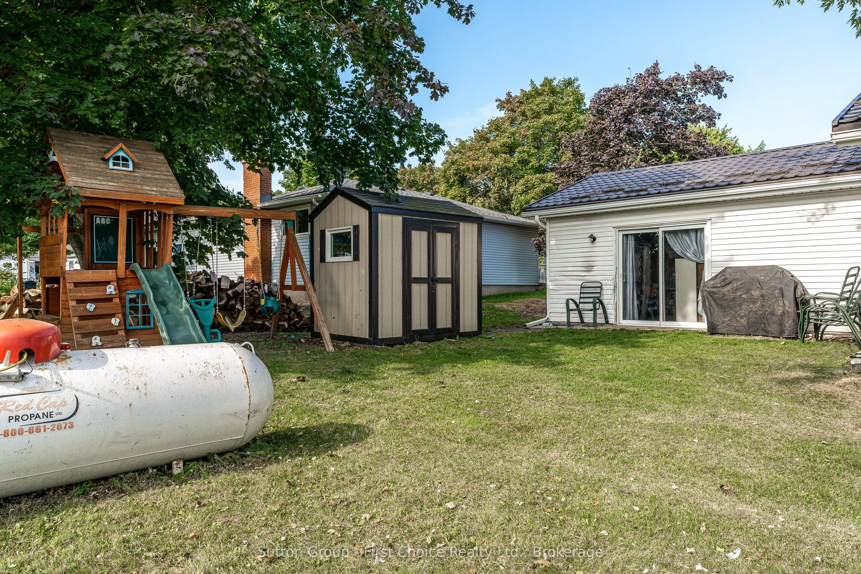 6933 Perth County Road 121 Road