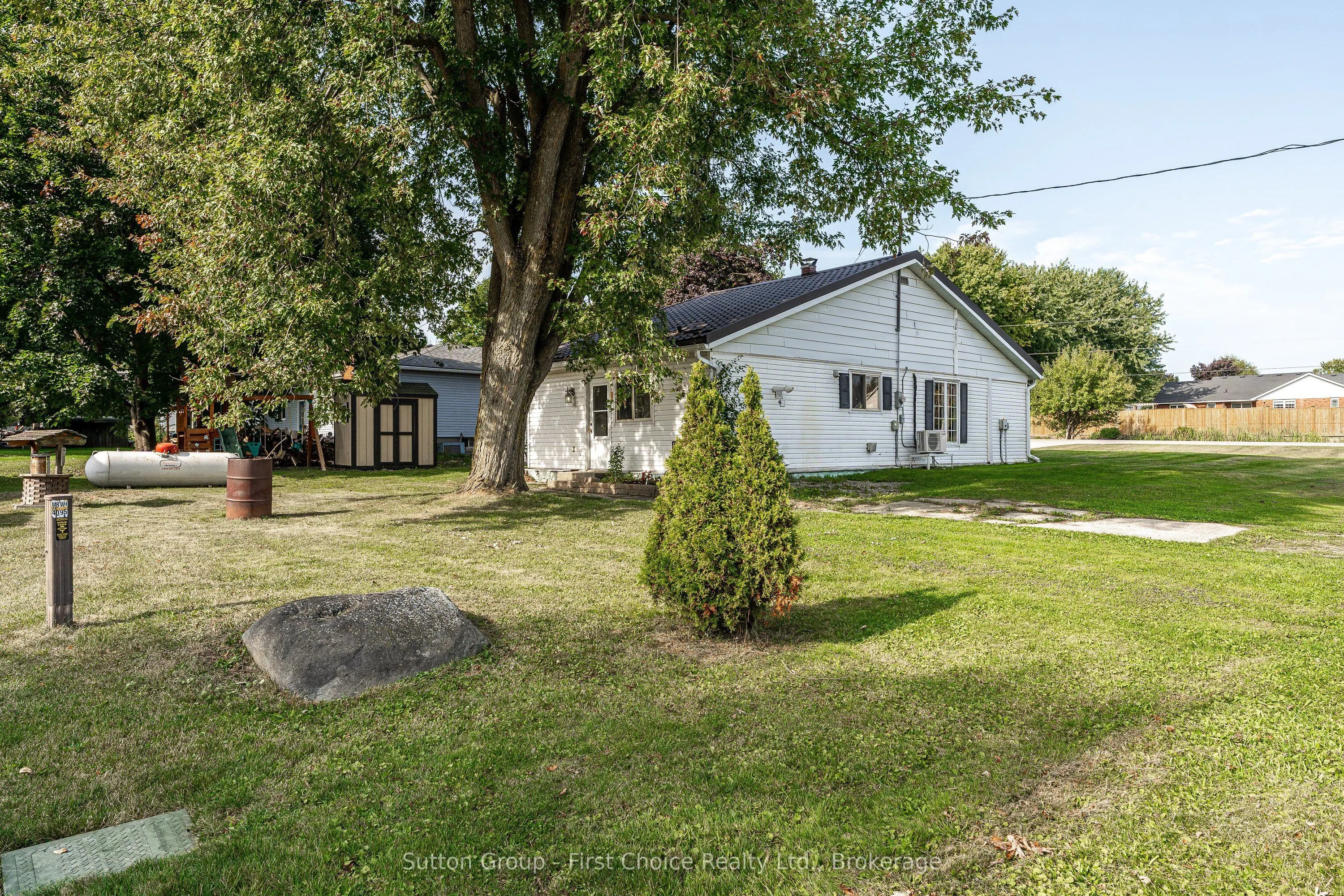 6933 Perth County Road 121 Road