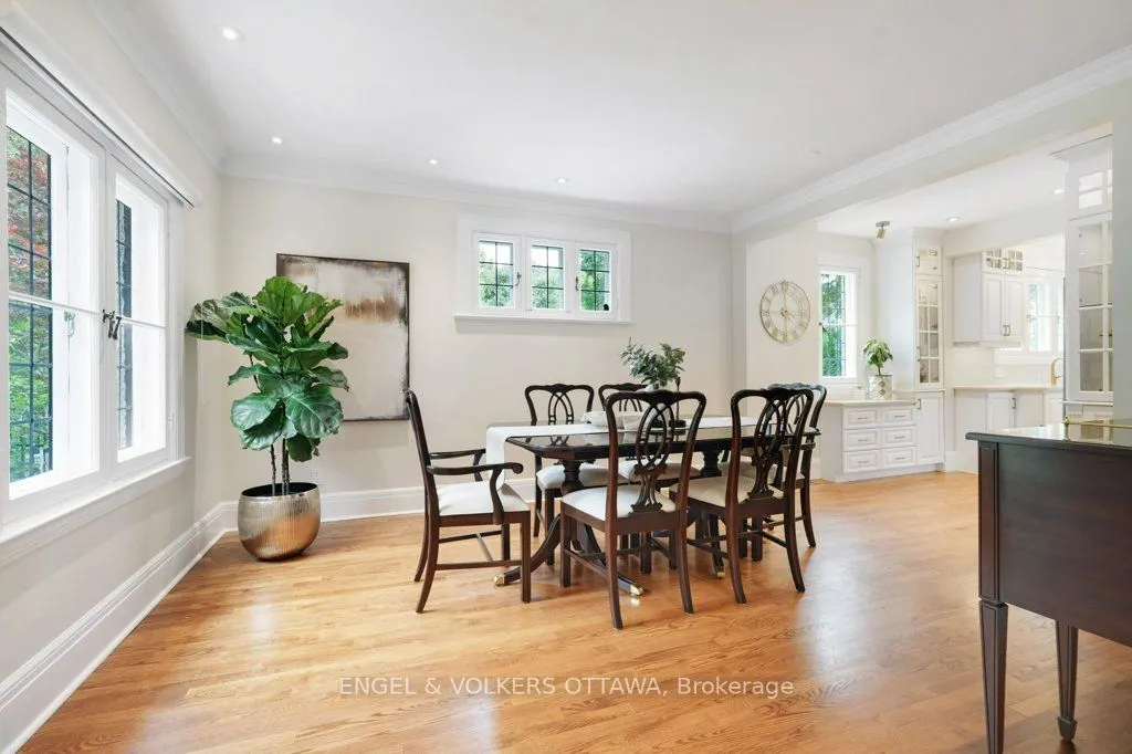 386 Ashbury Road