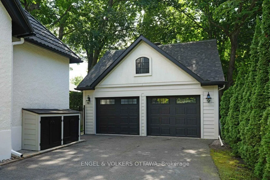 386 Ashbury Road