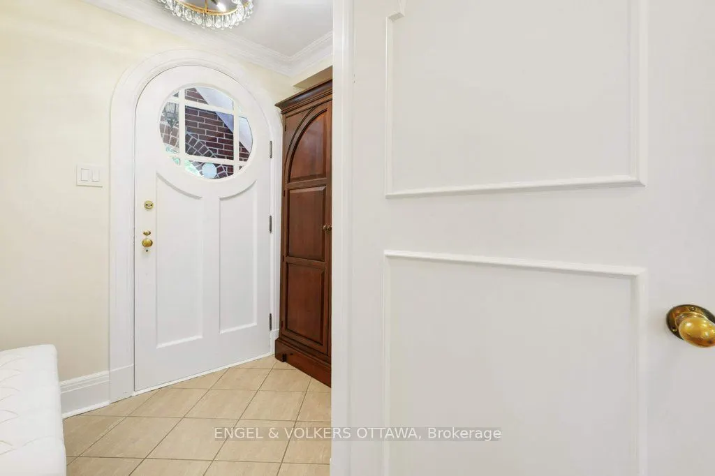 386 Ashbury Road