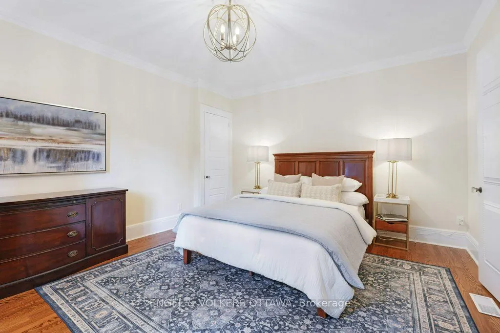 386 Ashbury Road