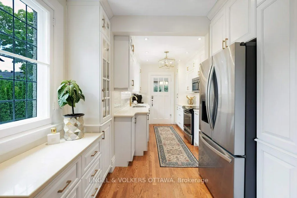 386 Ashbury Road