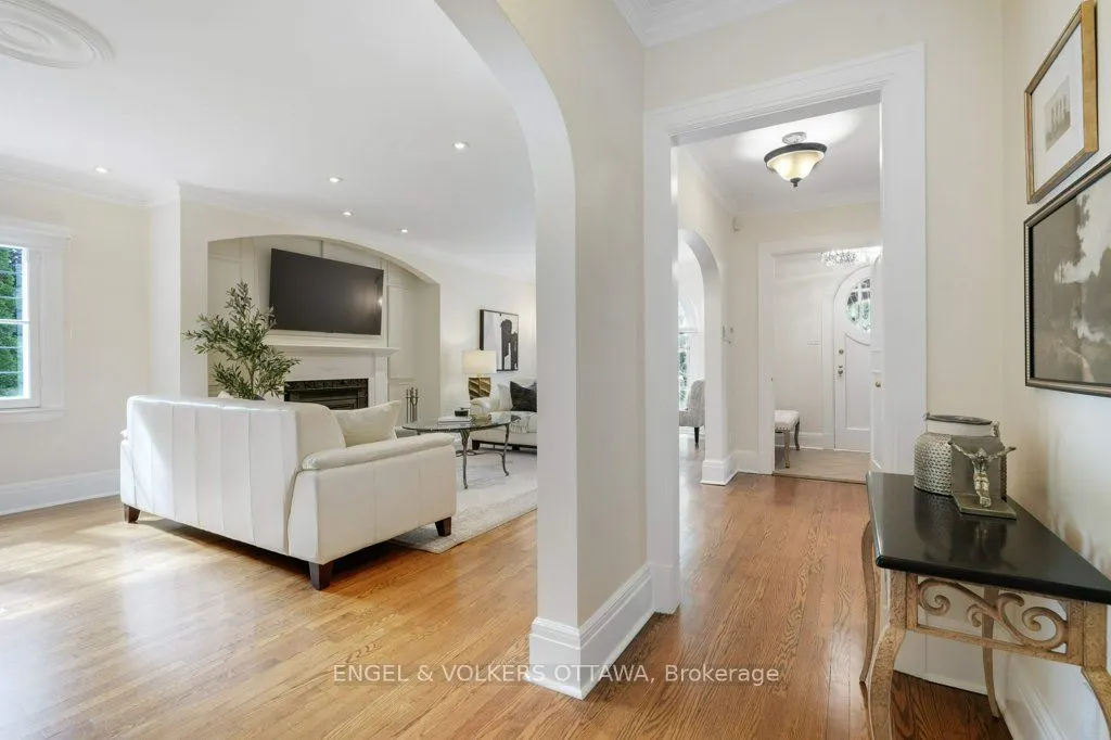 386 Ashbury Road