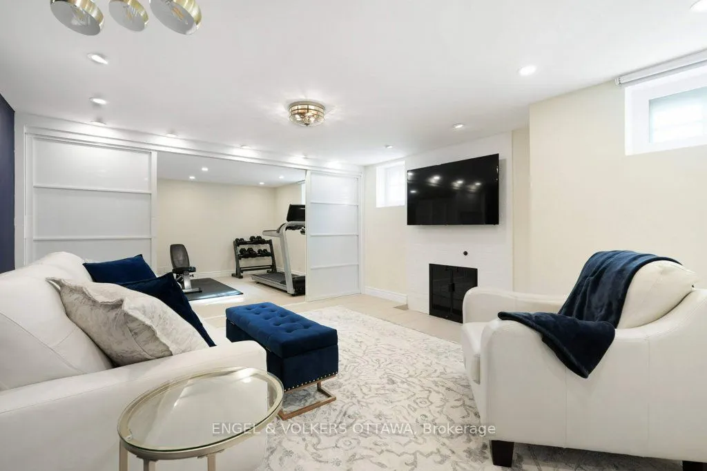 386 Ashbury Road