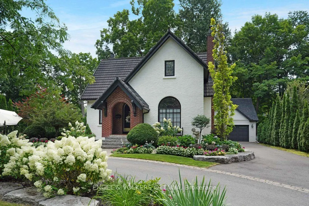 386 Ashbury Road