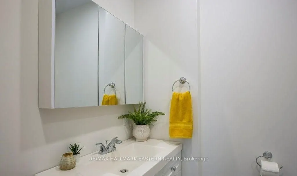 279 William Street, #Upper