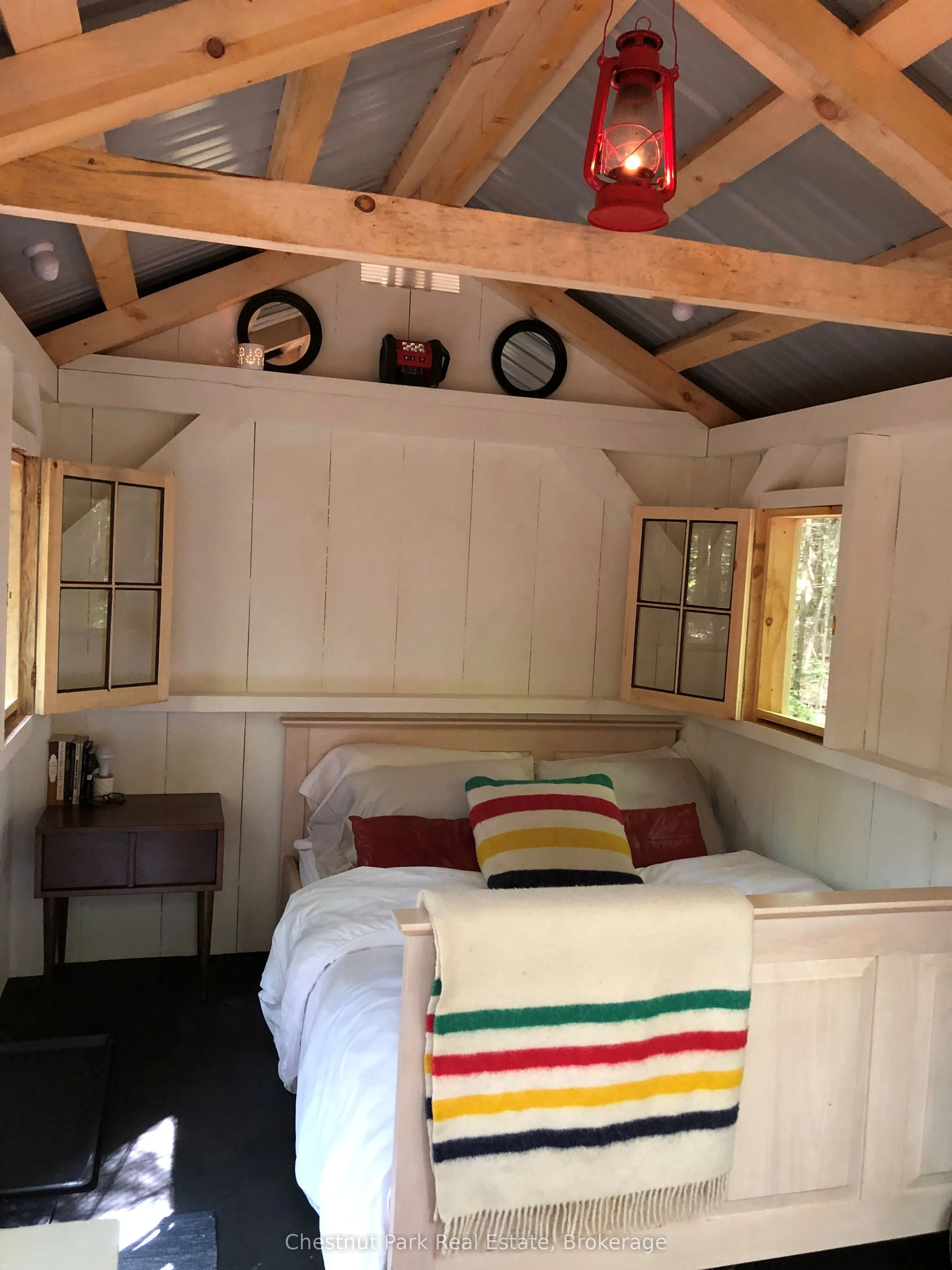 596244 Concession 10