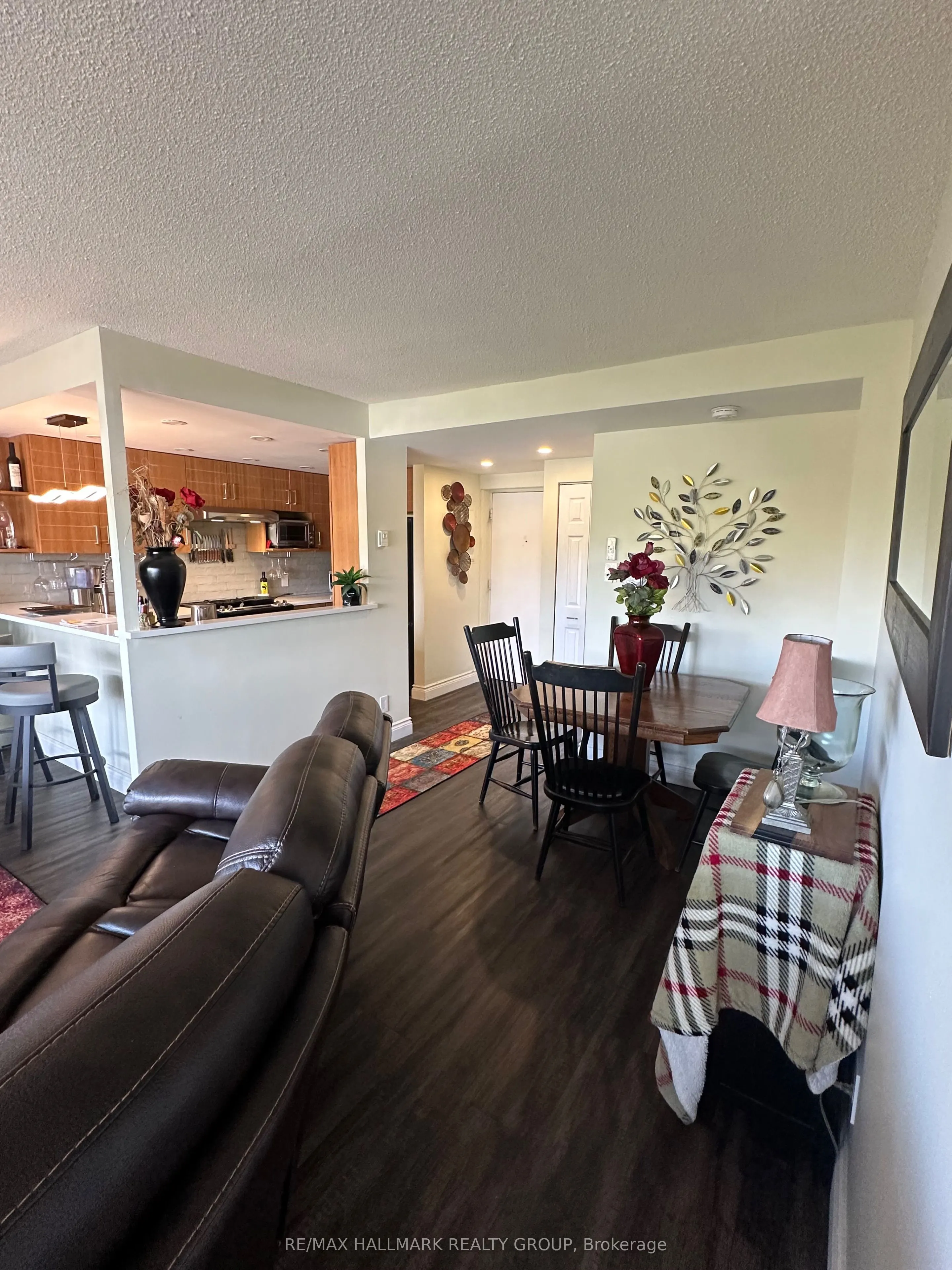 109 King Street E, #902