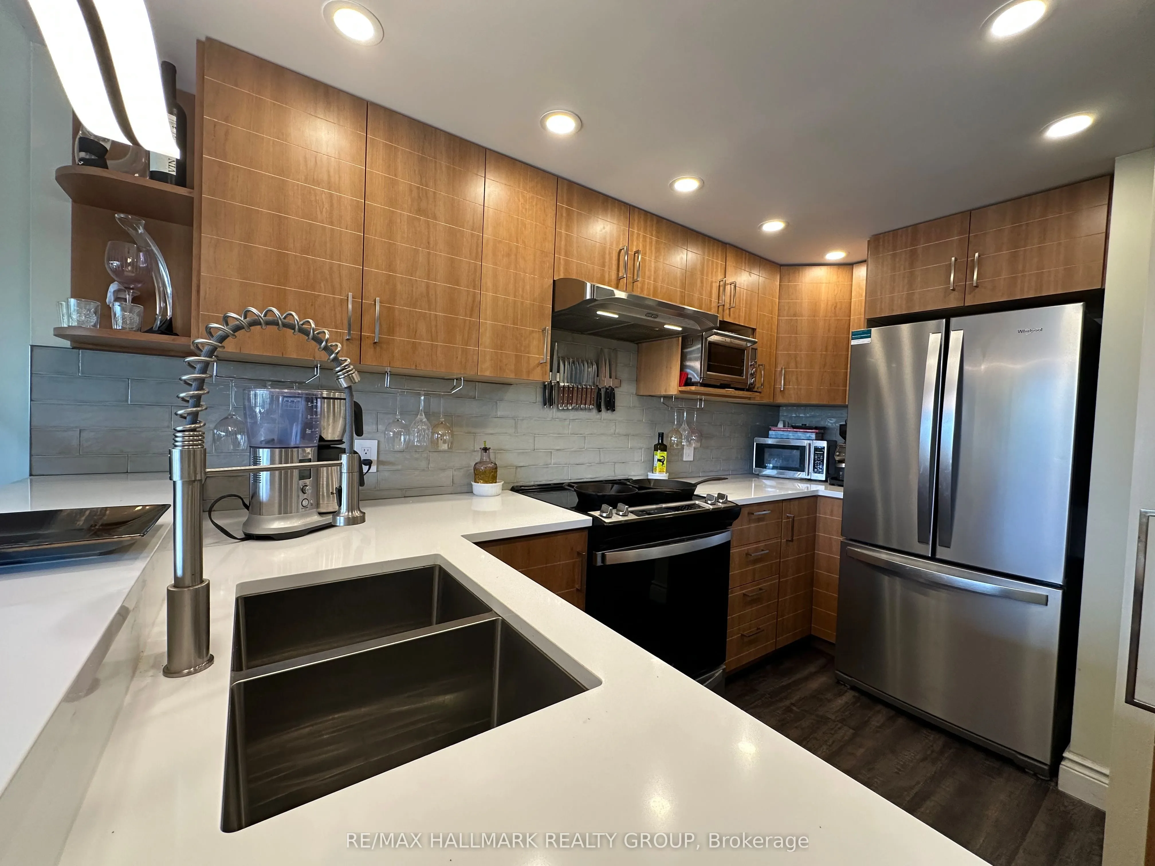 109 King Street E, #902