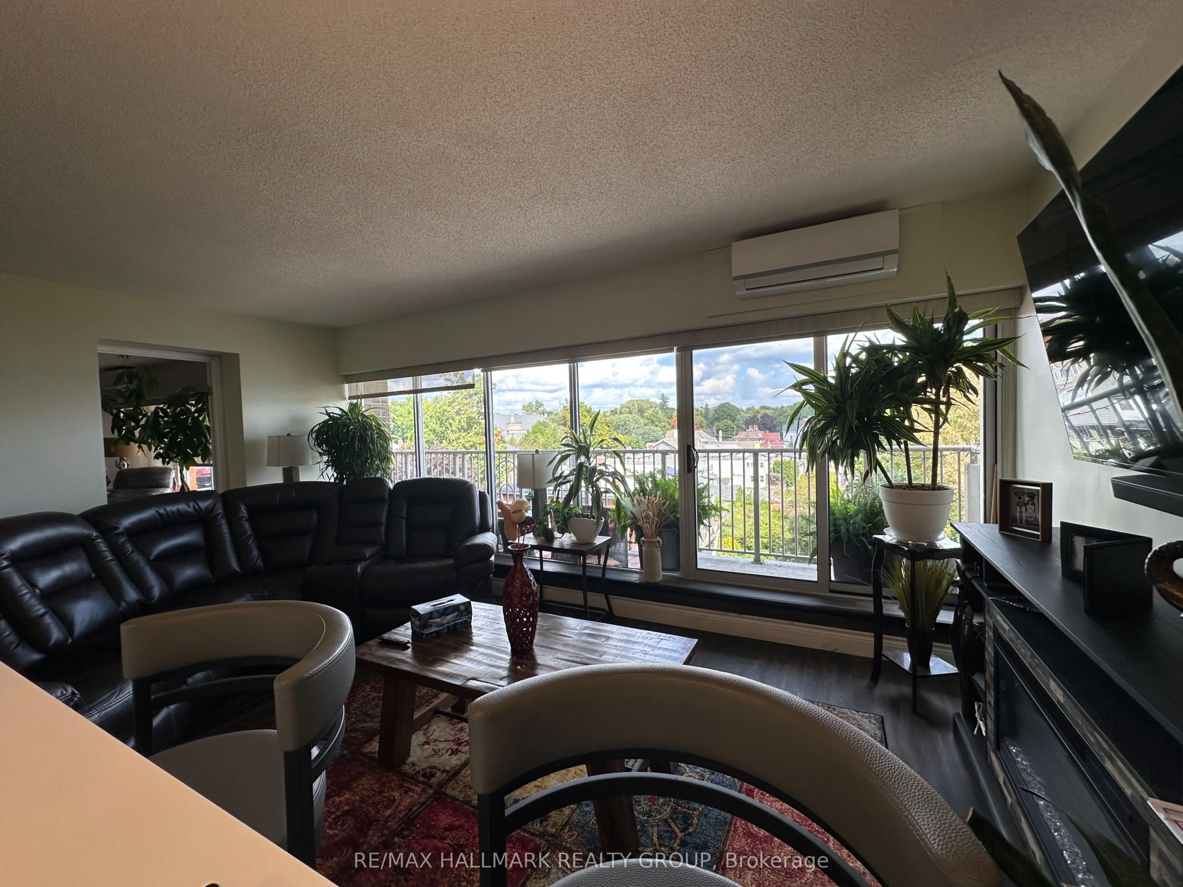 109 King Street E, #902