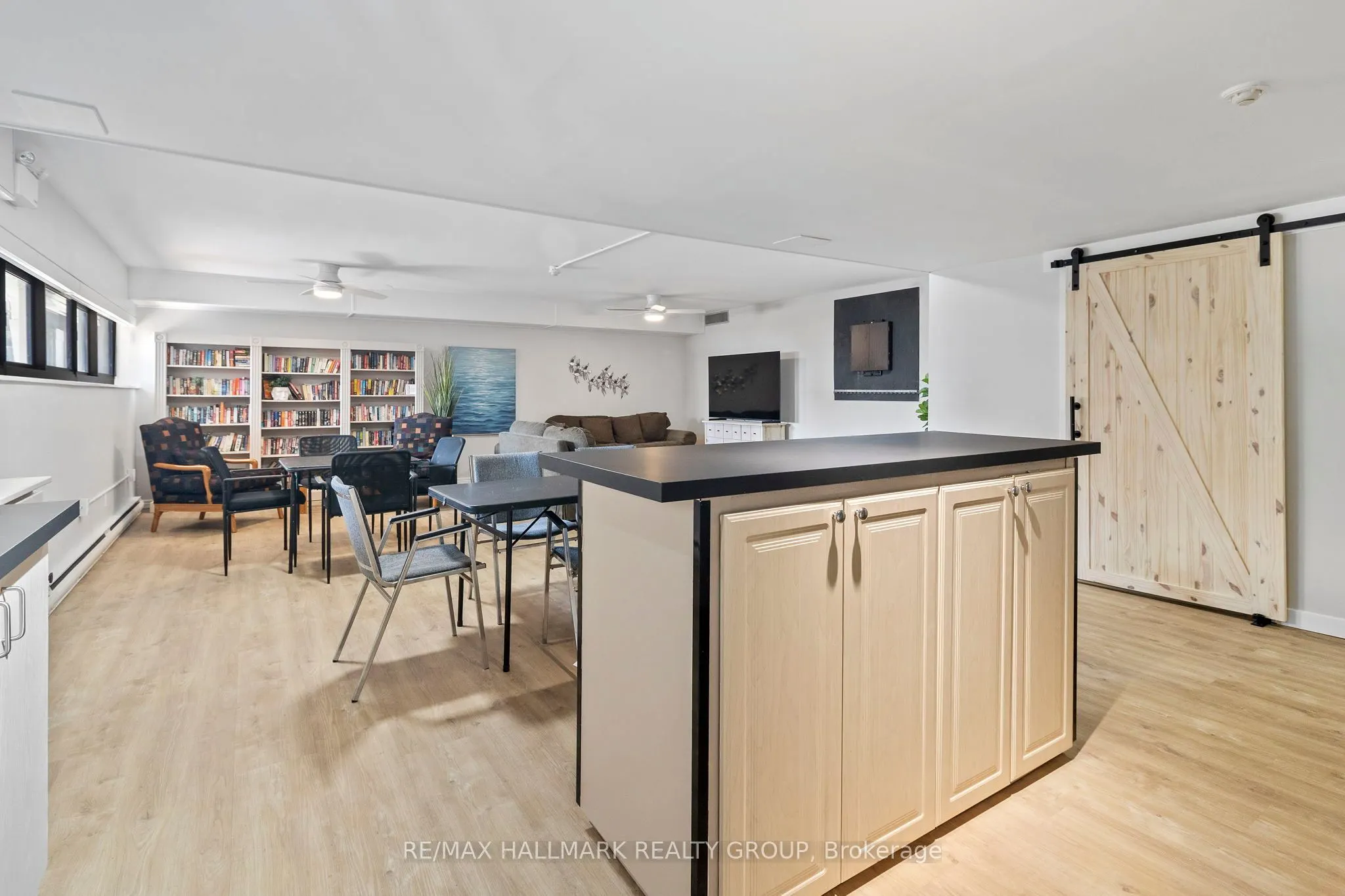 109 King Street E, #902
