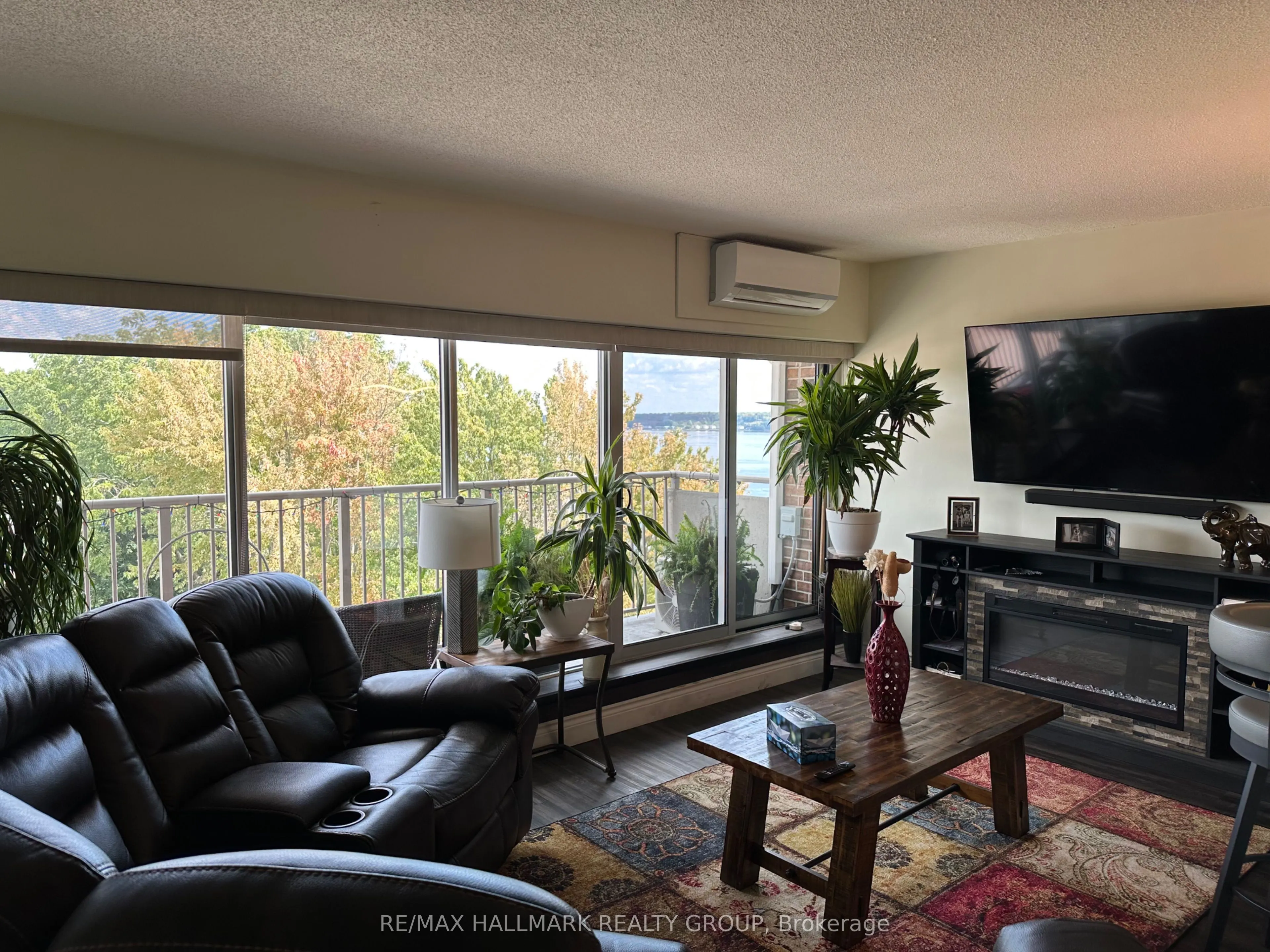 109 King Street E, #902