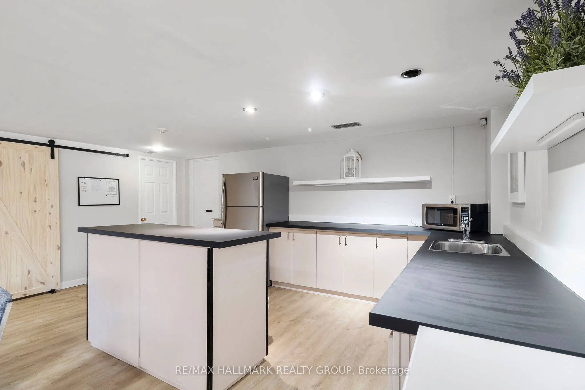 109 King Street E, #902
