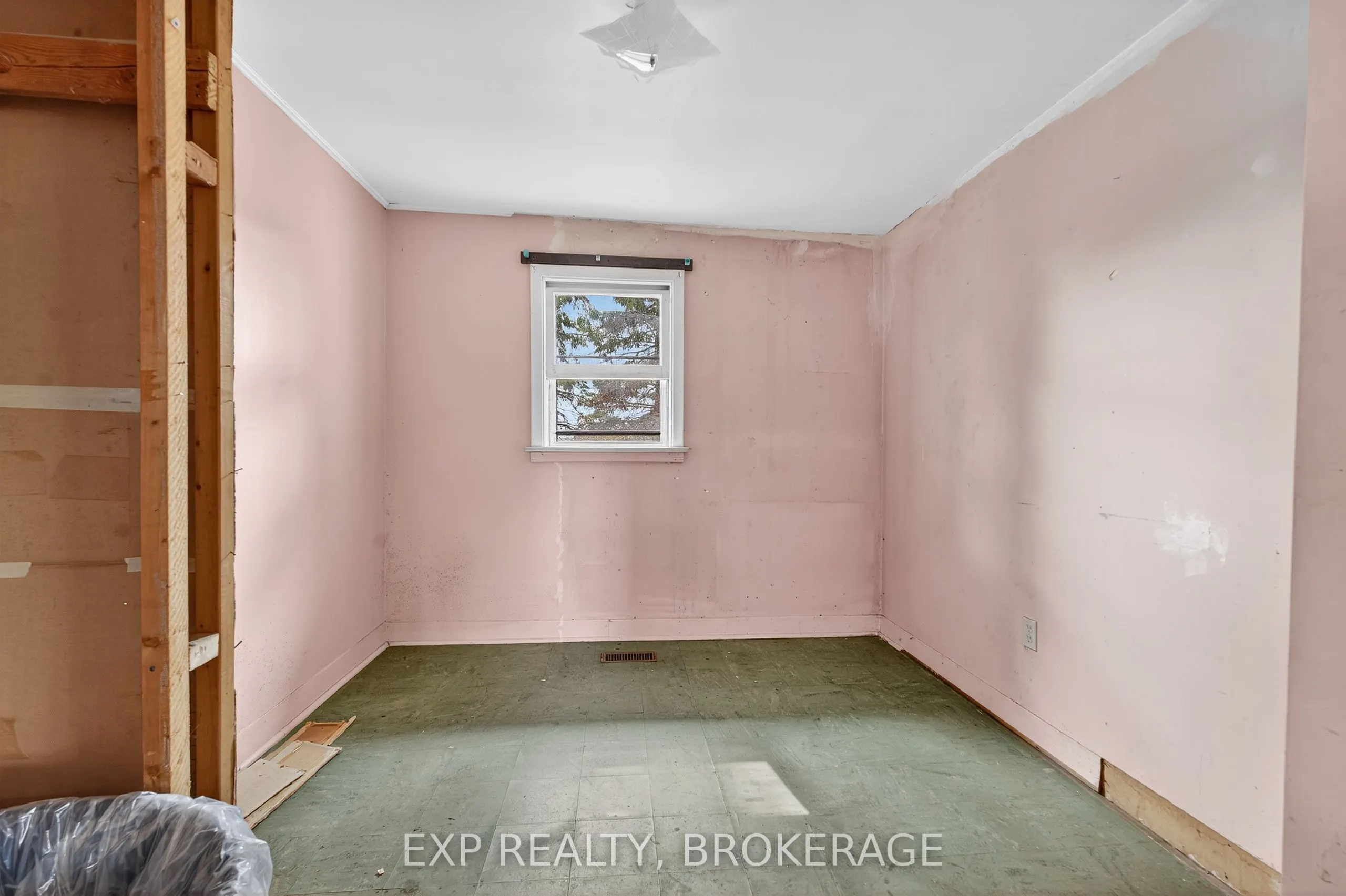 1195 SIMMONS Road