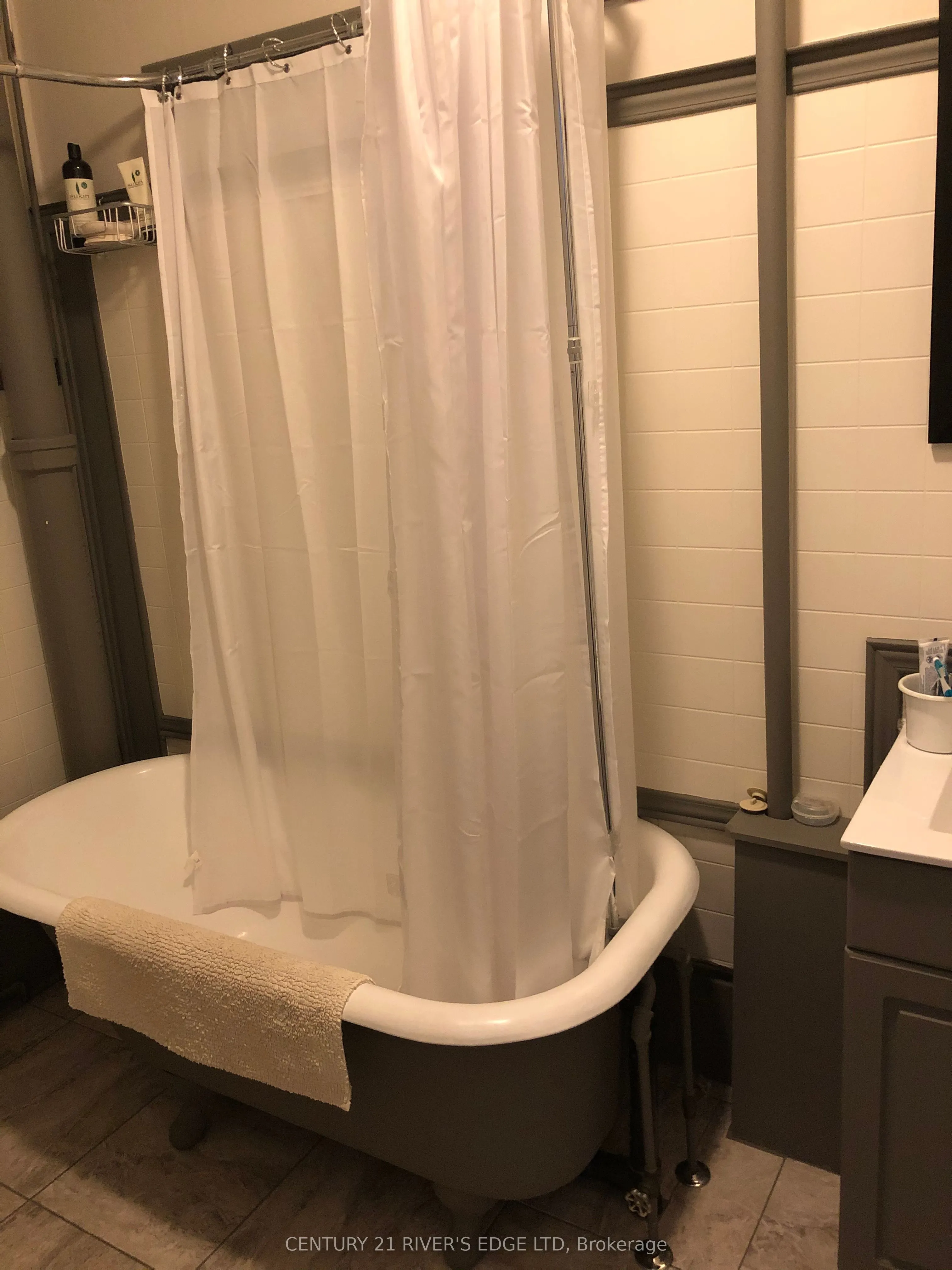 33 King Street W, #1