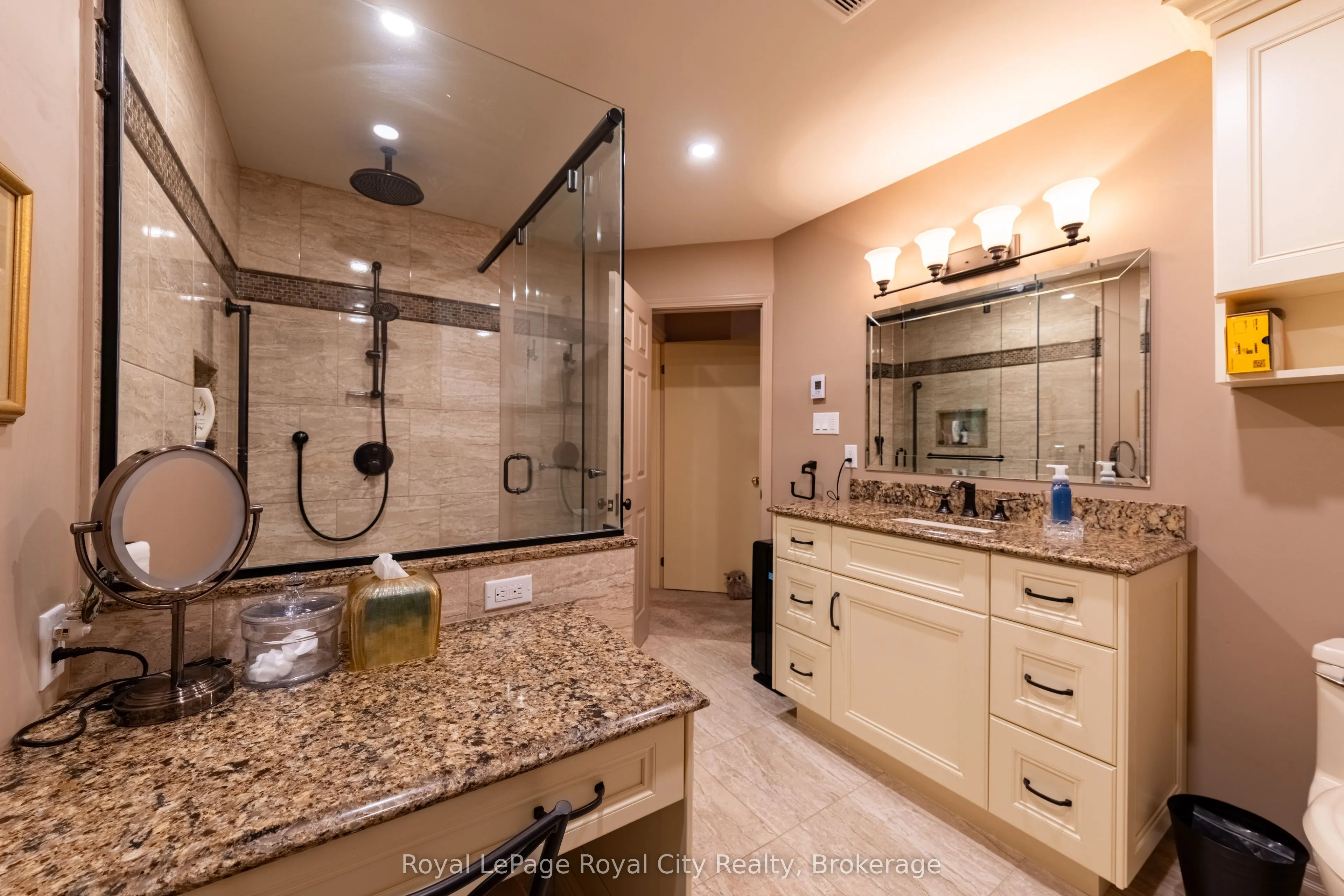 121 Waterloo Avenue, #101